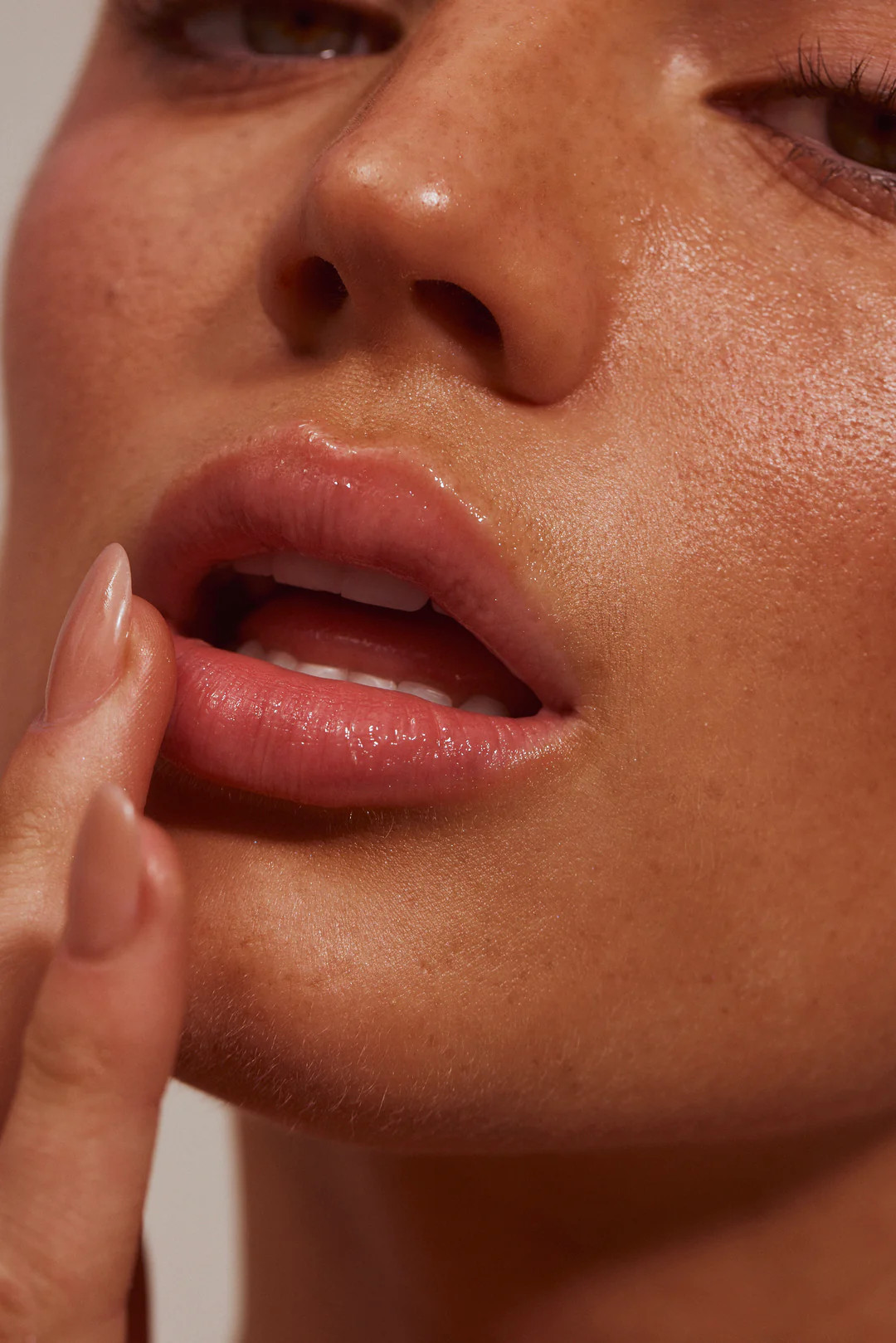 N°15 Soothing Lip Serum | +Lux Unfiltered