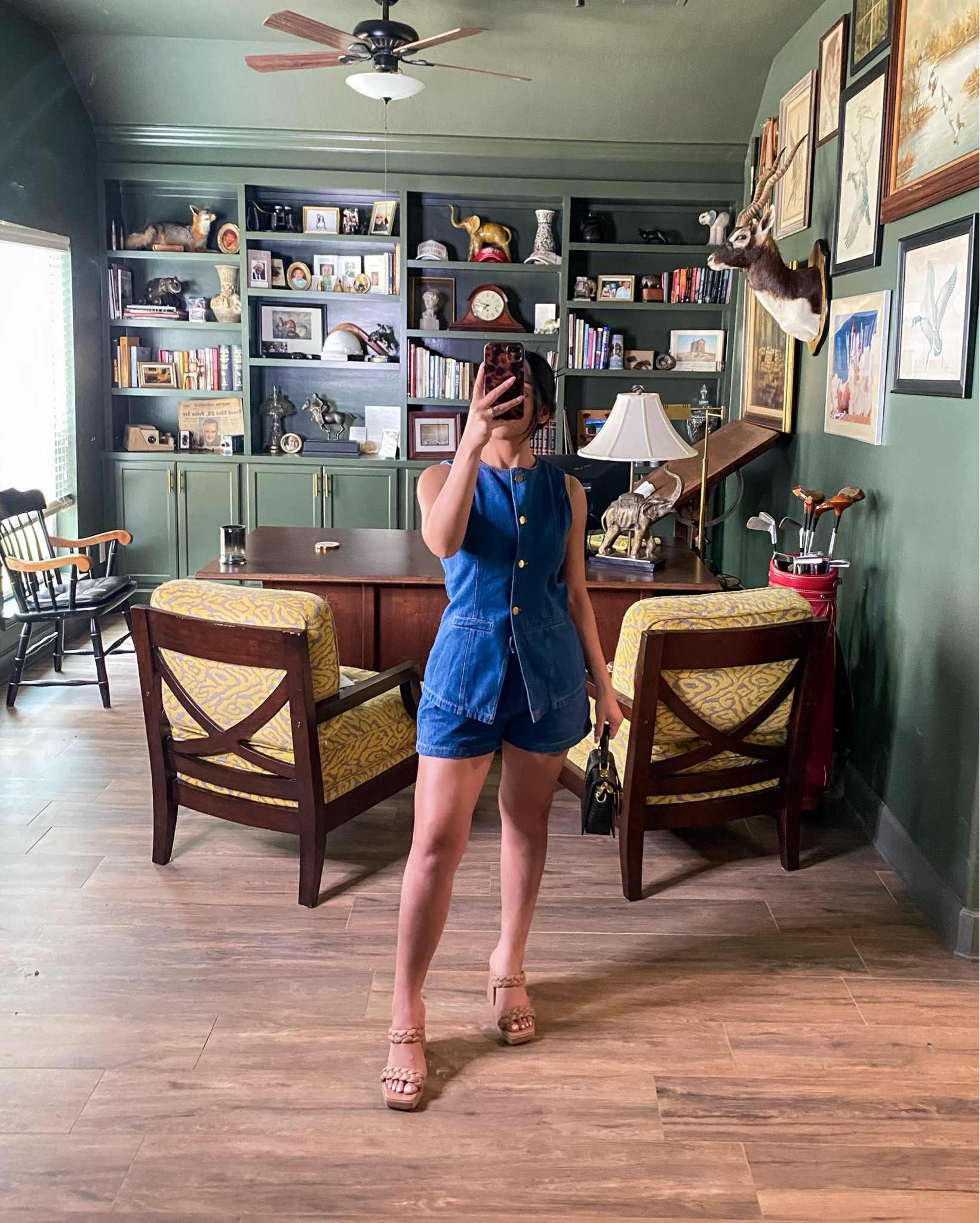 Timeless Summer Denim | Vest + Shorts Set

Same vest, styled for summer ☀️
This denim short set is classic but cool, easy to dress up with heels or down with sandals.

Love how it fits right into a capsule wardrobe and transitions straight into fall with jeans or trousers.

💬 You can see how I styled the same vest with flares in the post right before this one 👖

Size: Smalll

#amazonfinds #capsulewardrobe #classicstyle #denimset #oldmoneystyle #timelessfashion #summerstyle #theunbehagenedit #amazonfashion #countryconcertoutfit 


#LTKPetite #LTKSeasonal #LTKFindsUnder100