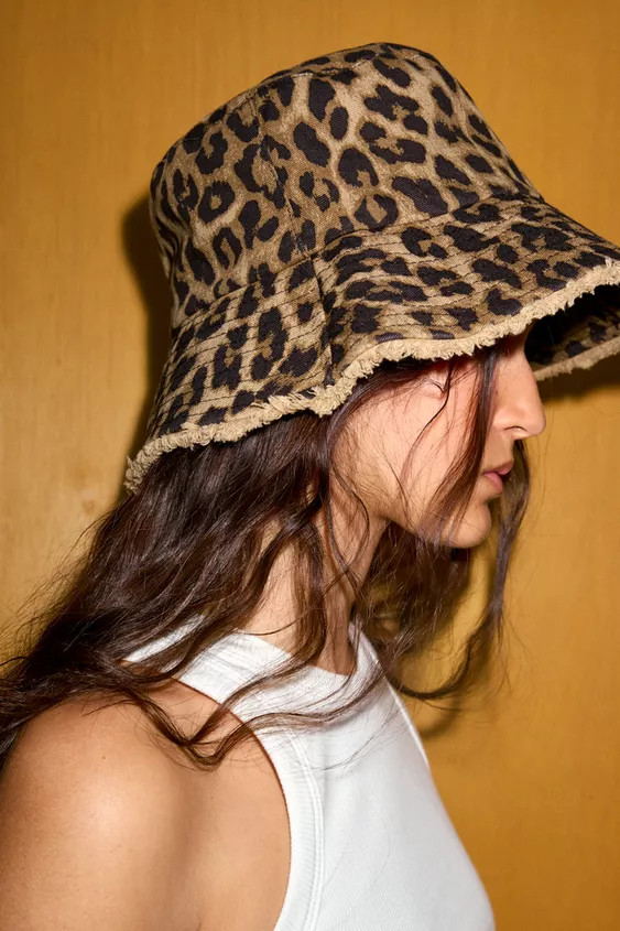 ANIMAL PRINT BUCKET HAT | Zara US