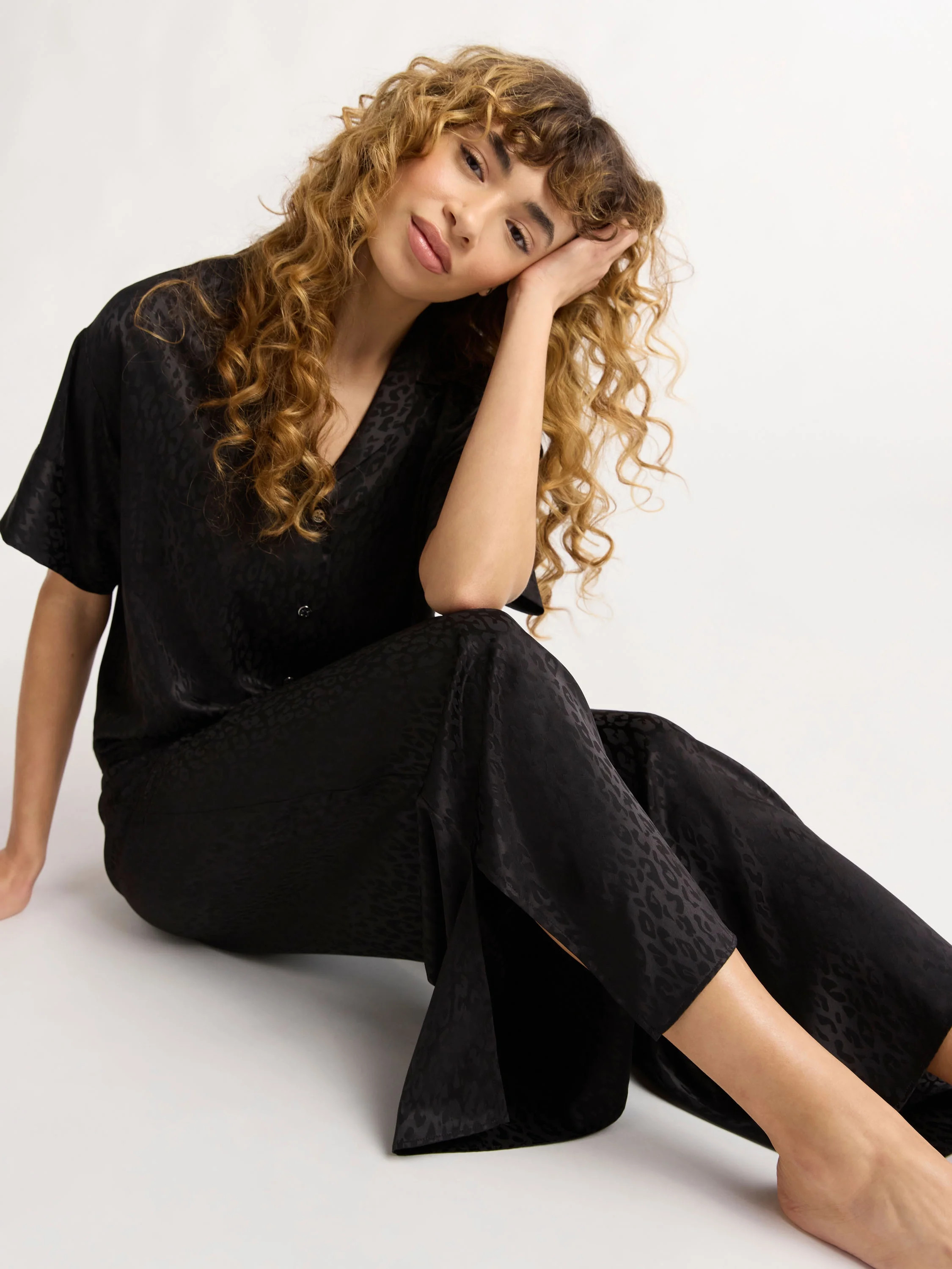 Joyspun Women’s and Women’s Plus Stretch Satin Pajama Set, Sizes S to 3X - Walmart.com | Walmart (US)