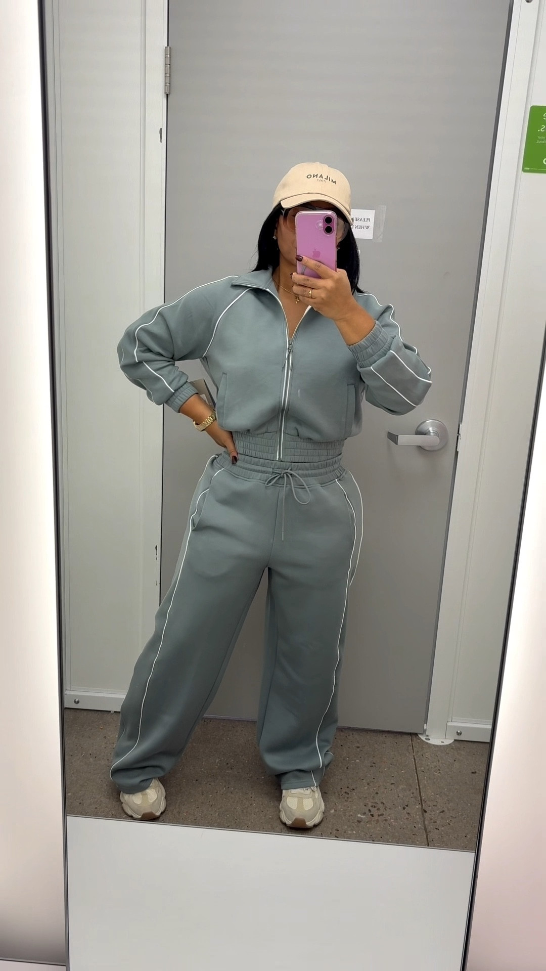 Serving looks on a budget 💅🏽✨

5’2”, 158 lbs — rocking a size small jacket + medium joggers and this whole look is under $100 from Walmart 👏🏽🔥

Proof you don’t have to spend big to look THAT good. 

#BudgetBaddie #Under100 #Walmart