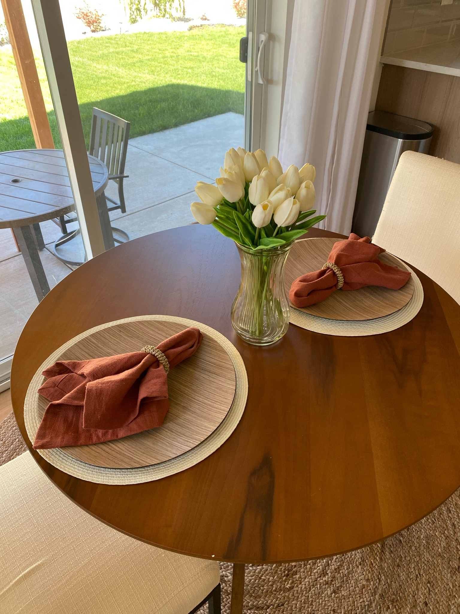 Round small dining table styling

#LTKhome