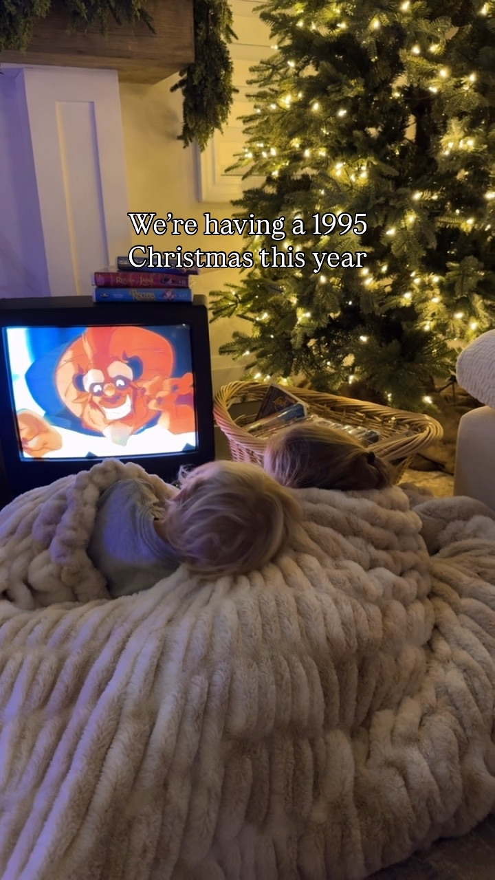 Christmas 
Trending
Nostalgia
Cozy 
Holiday ideas 

#LTKHoliday #LTKGiftGuide #LTKSeasonal