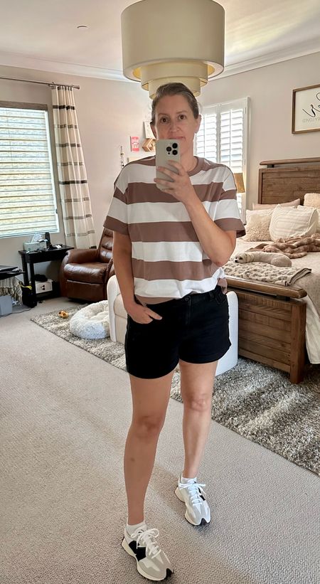 End of summer over 40s mom outfit school drop off outfit

My exact shorts are t available anymore but I linked a similar pair 

#LTKstyletip #LTKover40 #LTKshoecrush