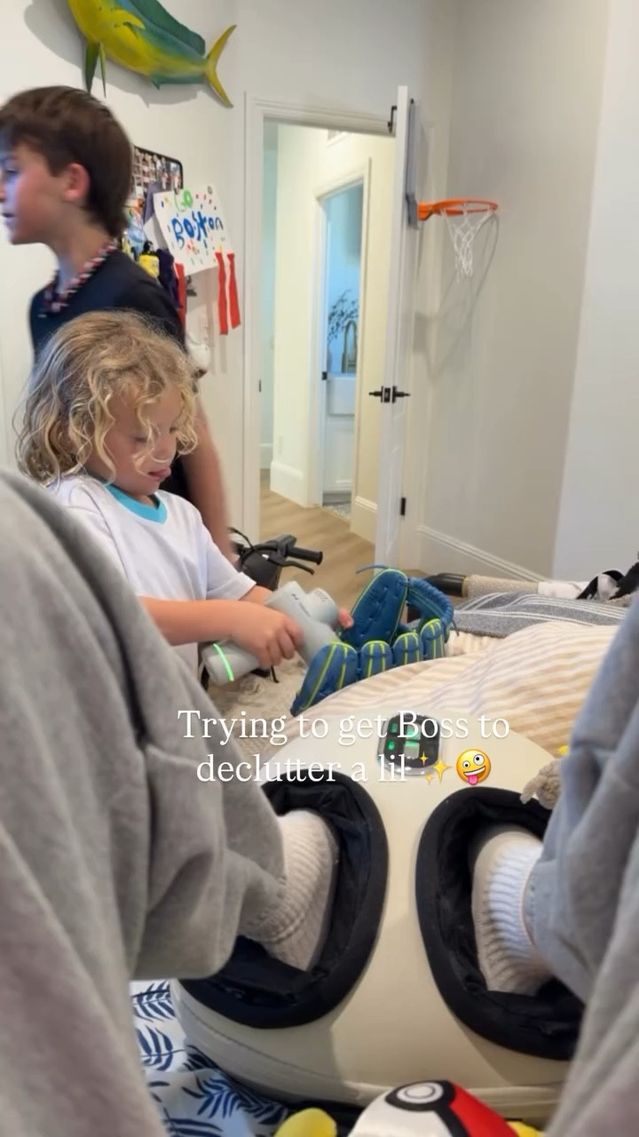 Trying to get Boss to declutter a lil ✨🤪