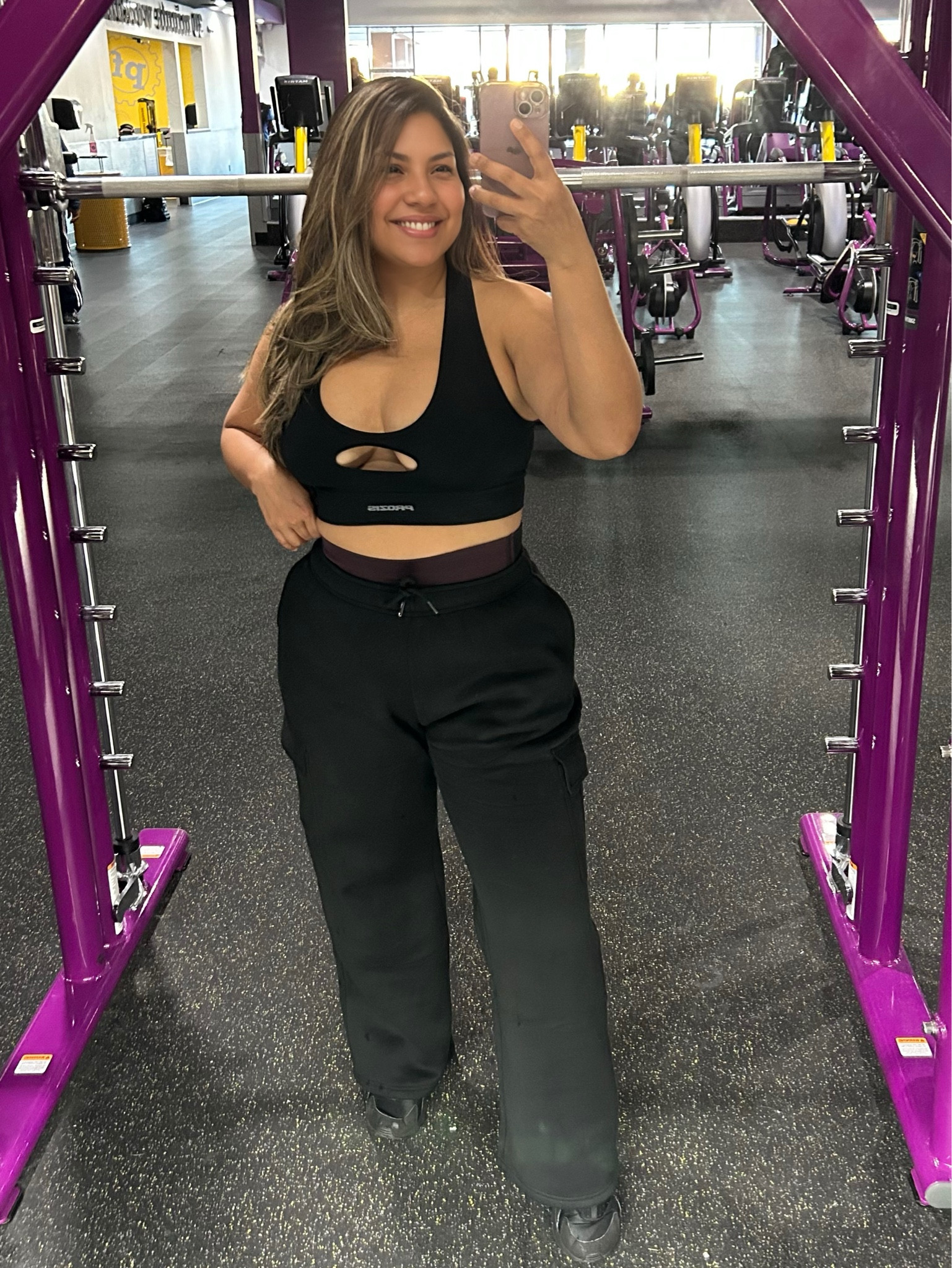 The sweatpants I’ll be wearing all winter long 🖤

•SOFT COZY LINED FLUSH FLEECE
• WIDE LEG
• Drawstring Elastic Waistband 
• Side & Cargo pockets 

Wearing size L 

#LTKActive #LTKFitness #LTKSeasonal