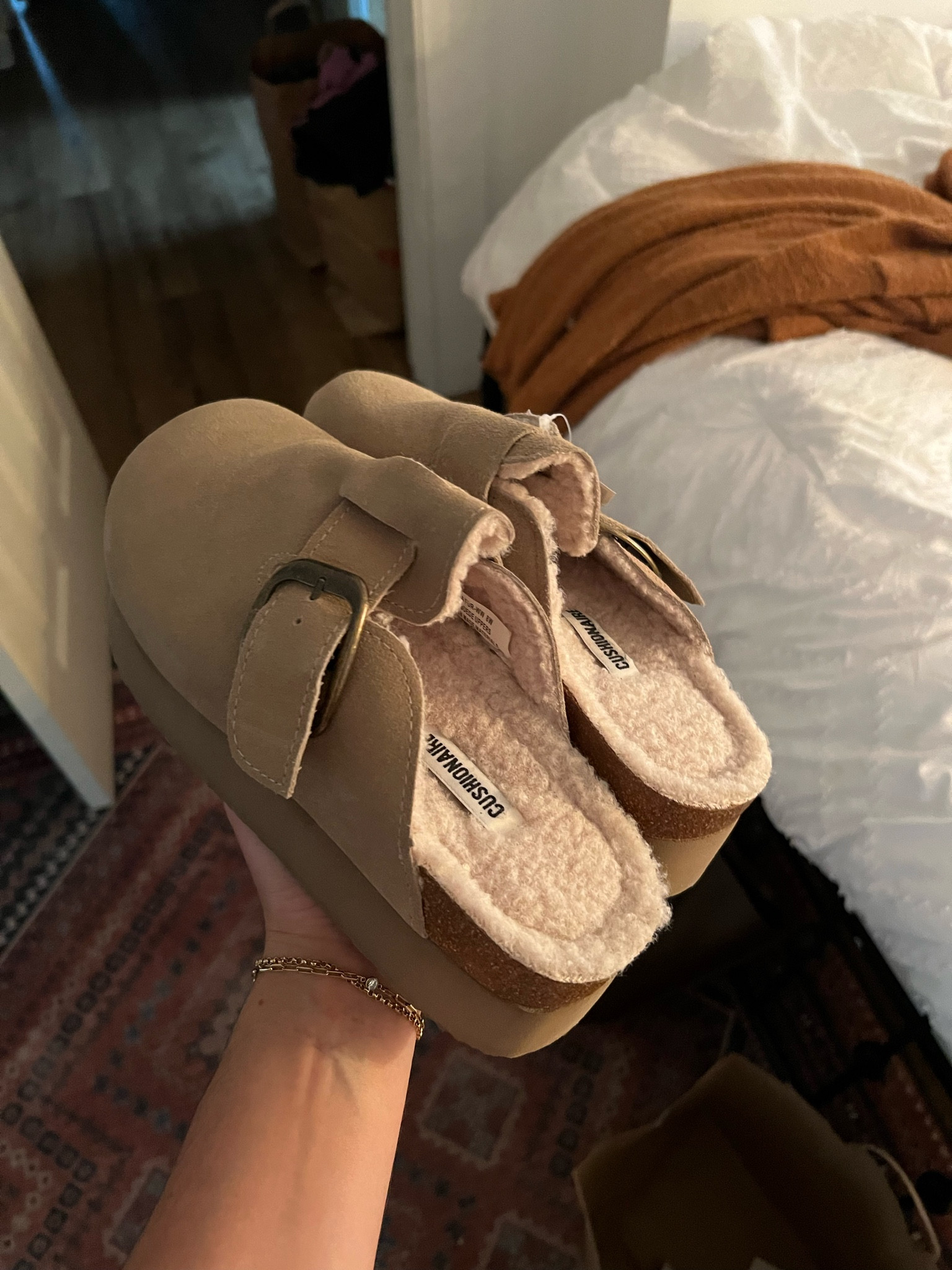 Cozy clogs 🍂

#LTKHoliday #LTKShoeCrush #LTKStyleTip