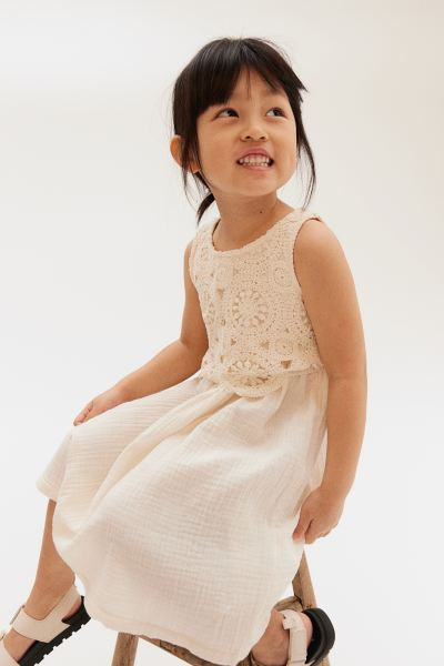 Crochet-look Muslin Dress - Round Neck - Sleeveless - Cream - Kids | H&M US | H&M (US + CA)