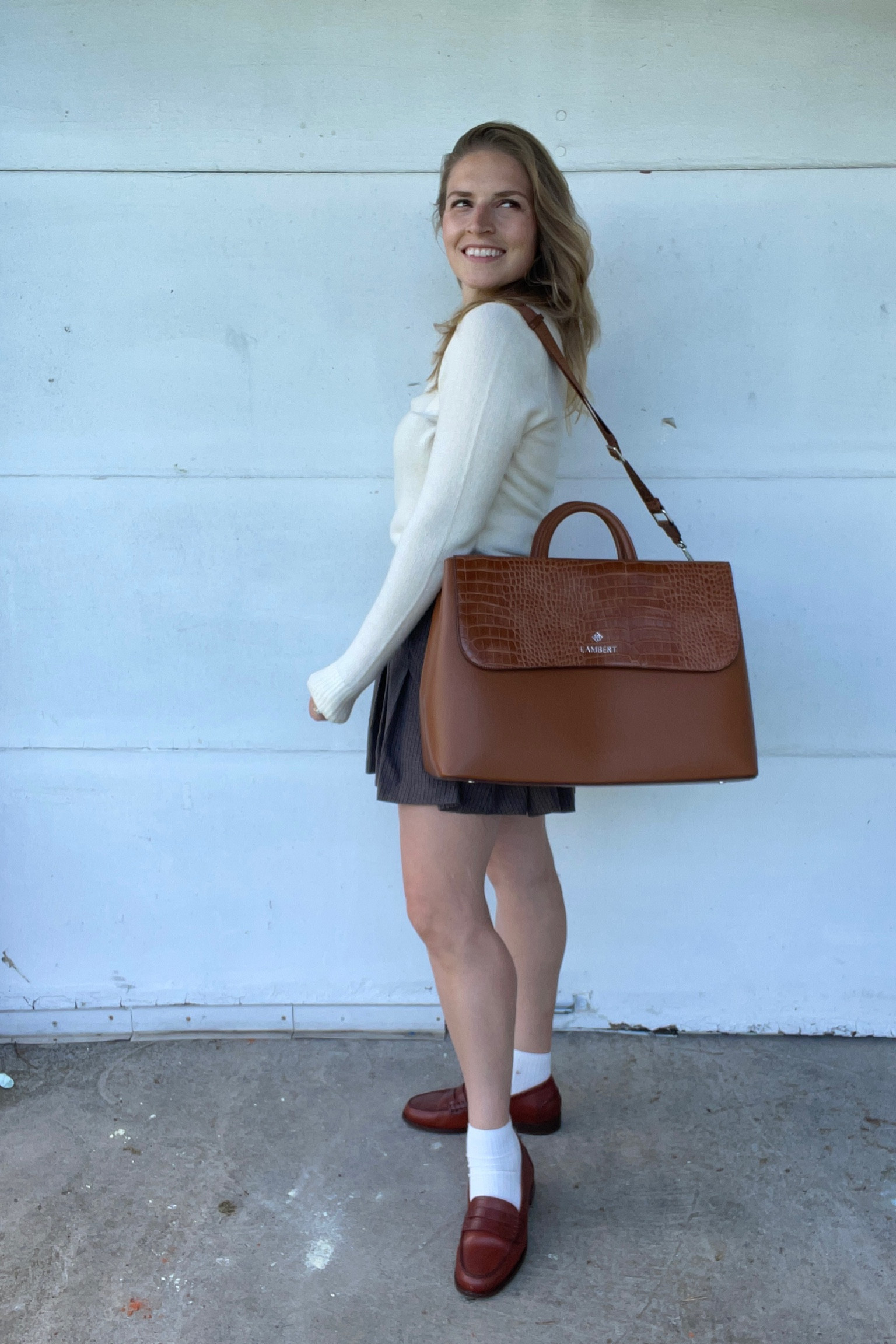 Let the fall outfits commence 🍂

Sweater, loafers, fall outfit formula, prep, preppy, academia, socks #LTKBacktoSchool 

#LTKworkwear #LTKSeasonal