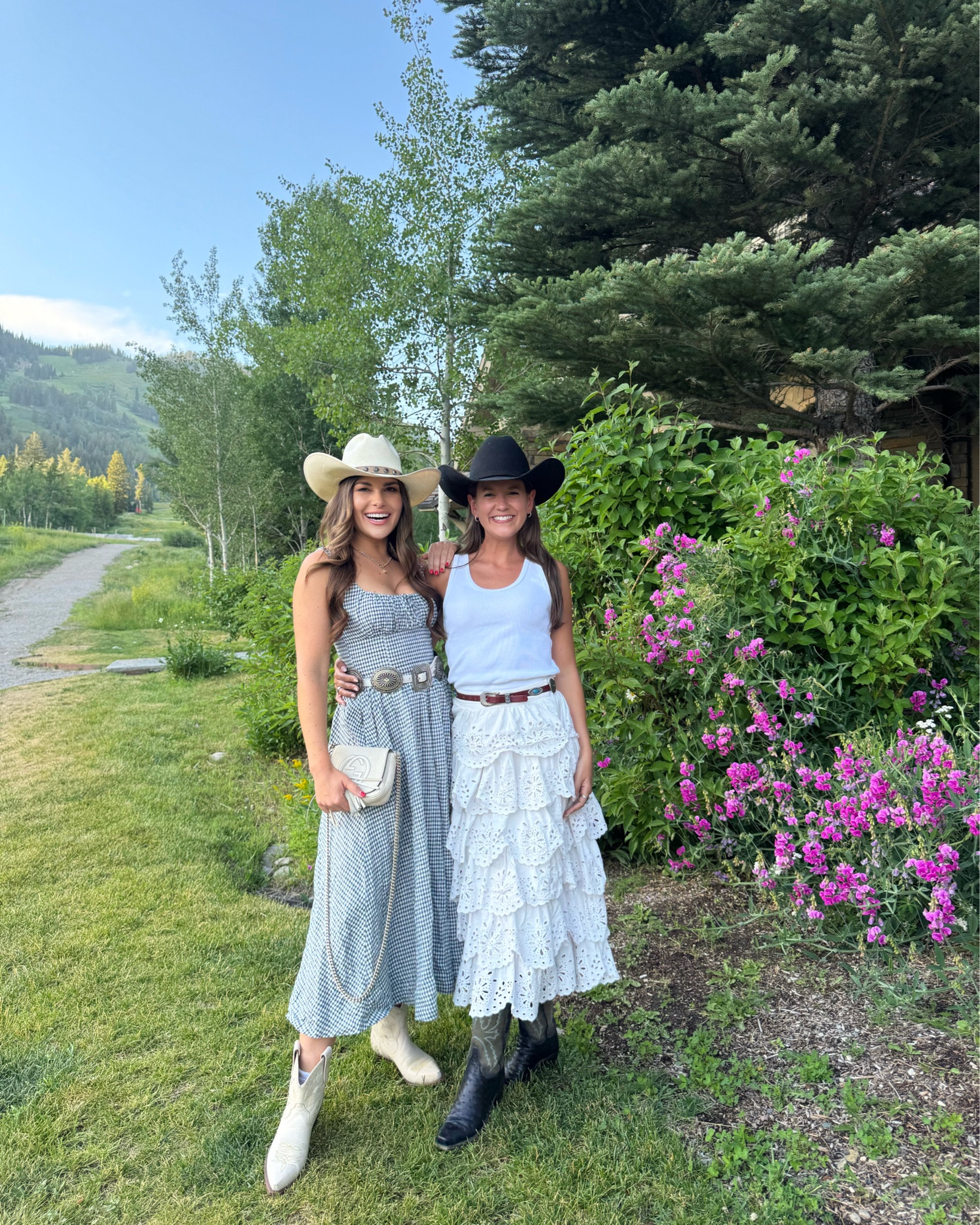 Jackson Outfit for drinks in mountain village 🥂🏔️