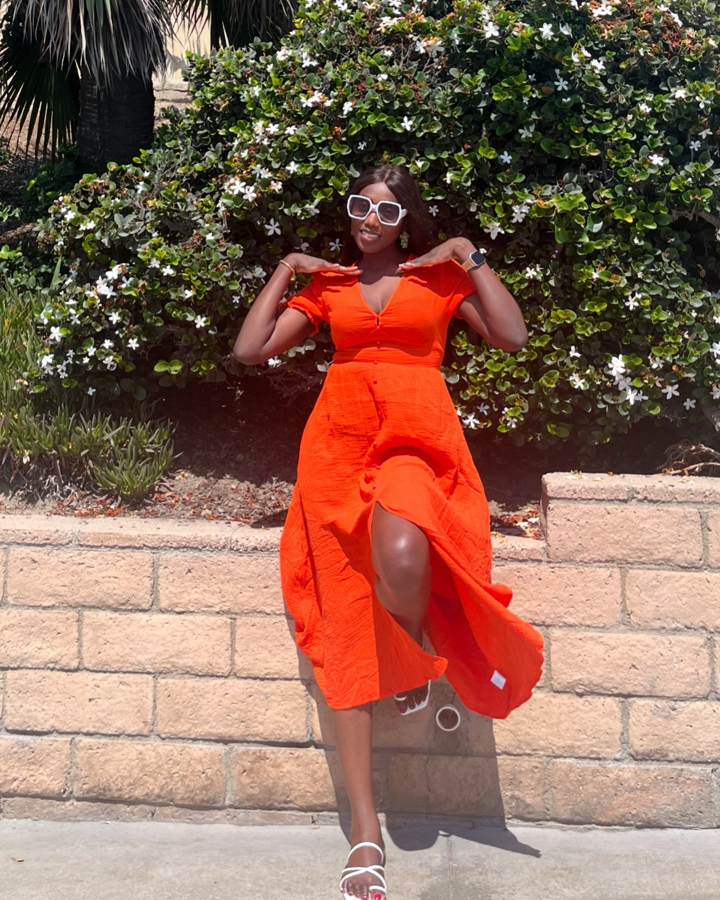 I sat on this post for a while thinking of a caption then realized I don't need to say anything, the lyrics to the song say it all 🤗 

Which is your favourite slide?🤭

🧡Outfit details on the link in my bio🧡

#OOTD #FashionDiaries #Stylelnspo #Outfitshare #Outfitinspo  #summerdress #sunshinegirl #losangelesfashioninfluencer