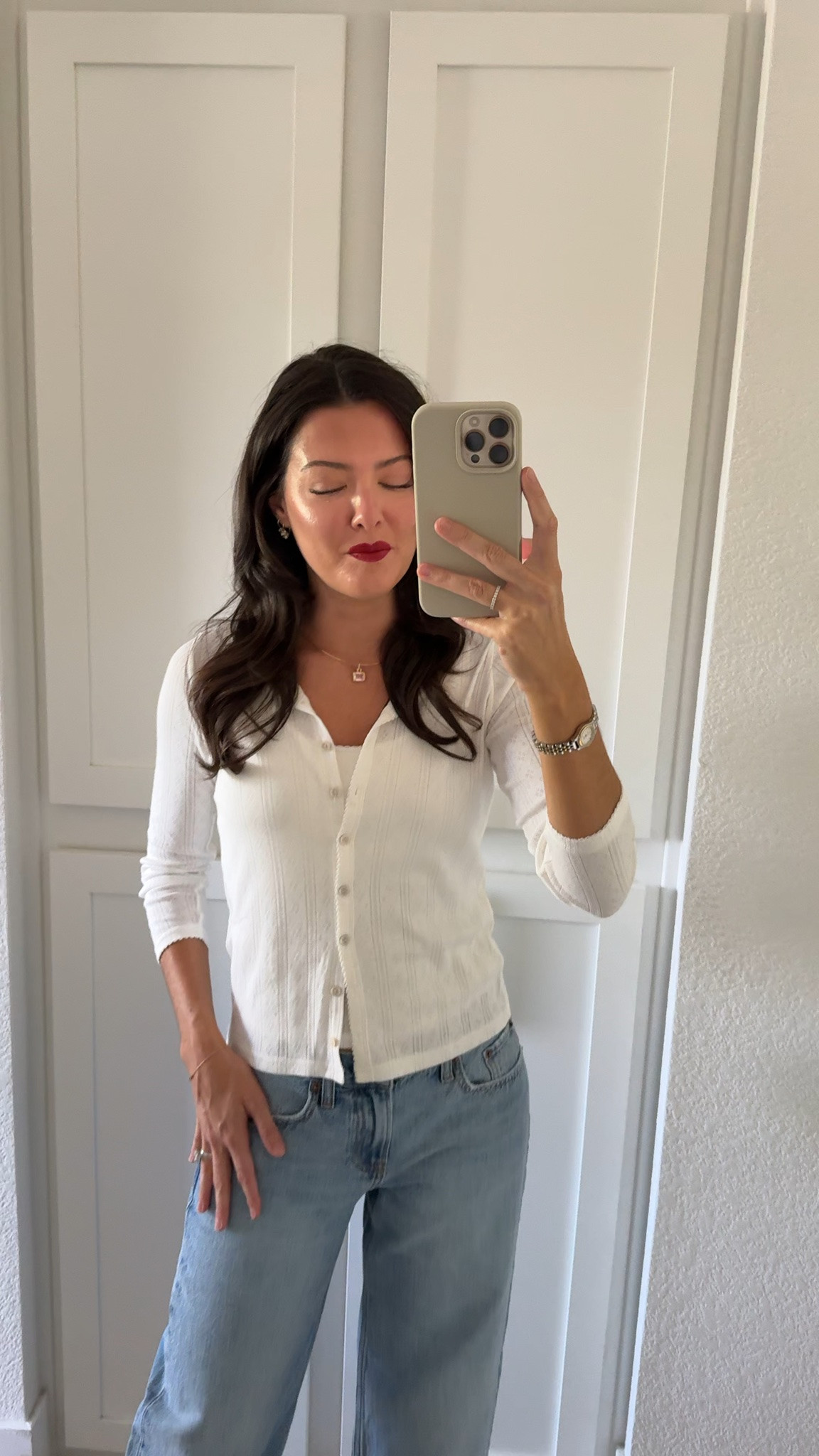 My Abercrombie code AFCASSIE stacks on top of the huge sale for an extra 15% off!

I am 5’7” and wear a size XS in tops and dresses at Abercrombie, and size 25 regular length in jeans! I am wearing their Classic style in all of these jeans except for the 90s Relaxed Jeans and 90s Straight Jeans, which are in Curve Love!