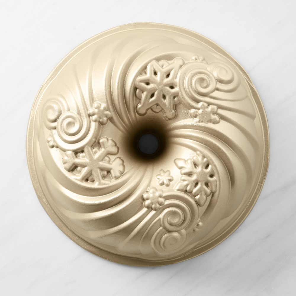 Nordic Ware Nonstick Cast Aluminum Snowflake Holiday Bundt Pan | Williams-Sonoma