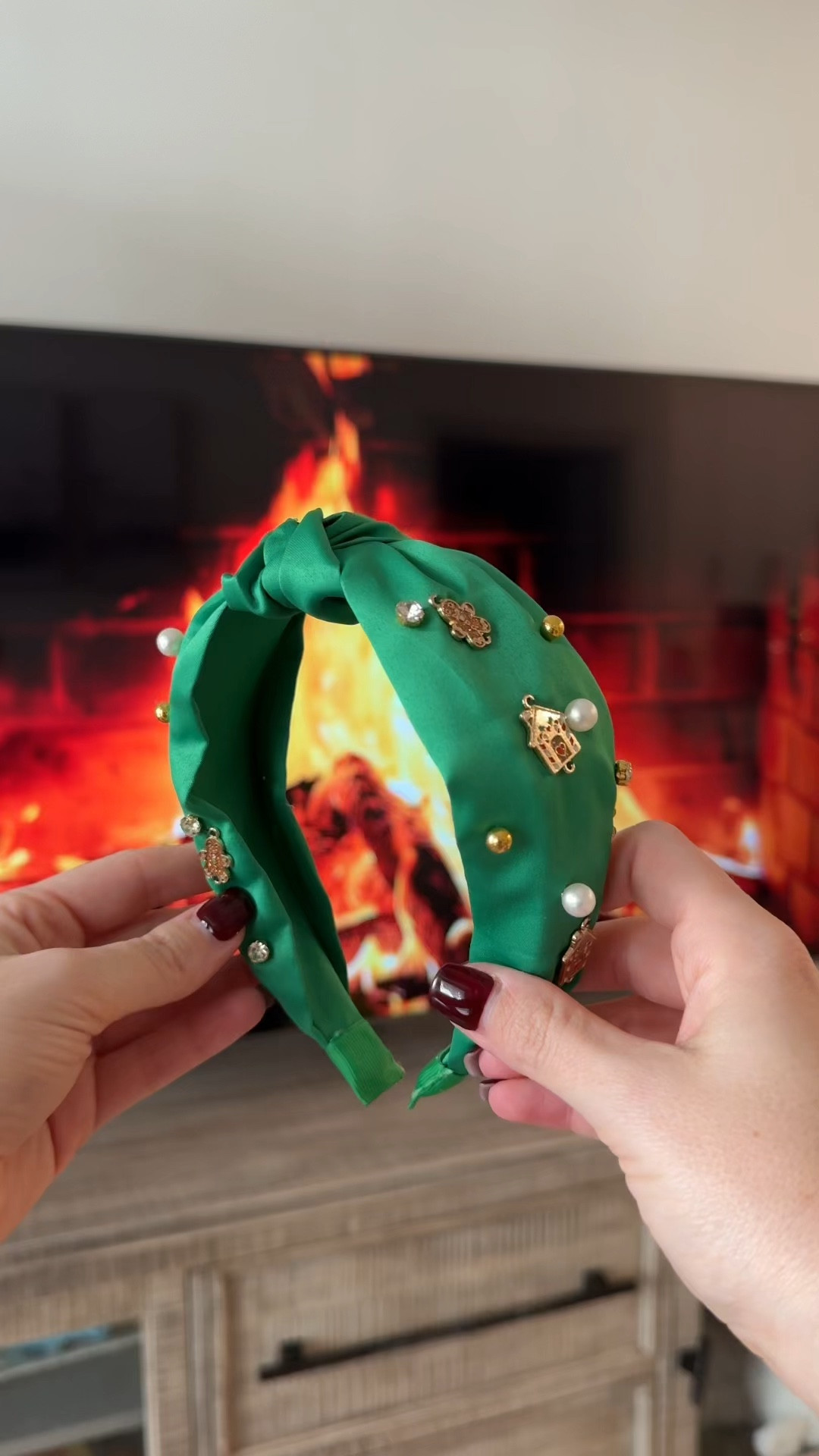 The cutest gingerbread headband 🎄

#LTKGiftGuide #LTKHoliday #LTKCyberWeek