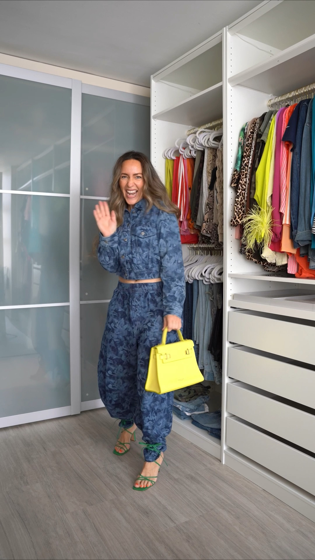 Wearing a Small Jacket
And Medium pants 
Bag is Teddy Blake 
Shoes are NA-KD

#LTKMidsize