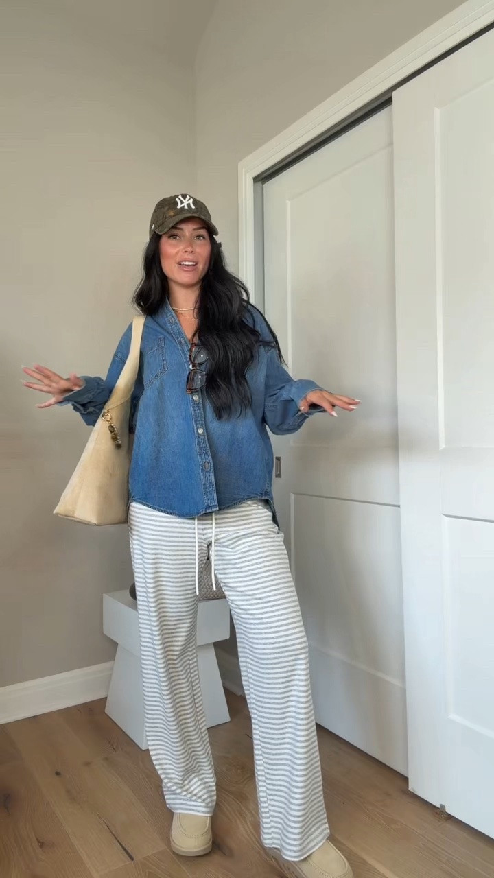 Comfy girl fall outfit inspo ☁️🍂💙 The perfect cozy look for fall! I’ll have all my outfit details linked on my LTK 🫶🏻

My sizing: 5’7”, 145 lbs, 32DD
Wearing an XS shirt + size S pants 🤎

#FallOutfit #FallStyle #ComfyOutfit #CozyFallOutfit #FallFashion @Aritzia