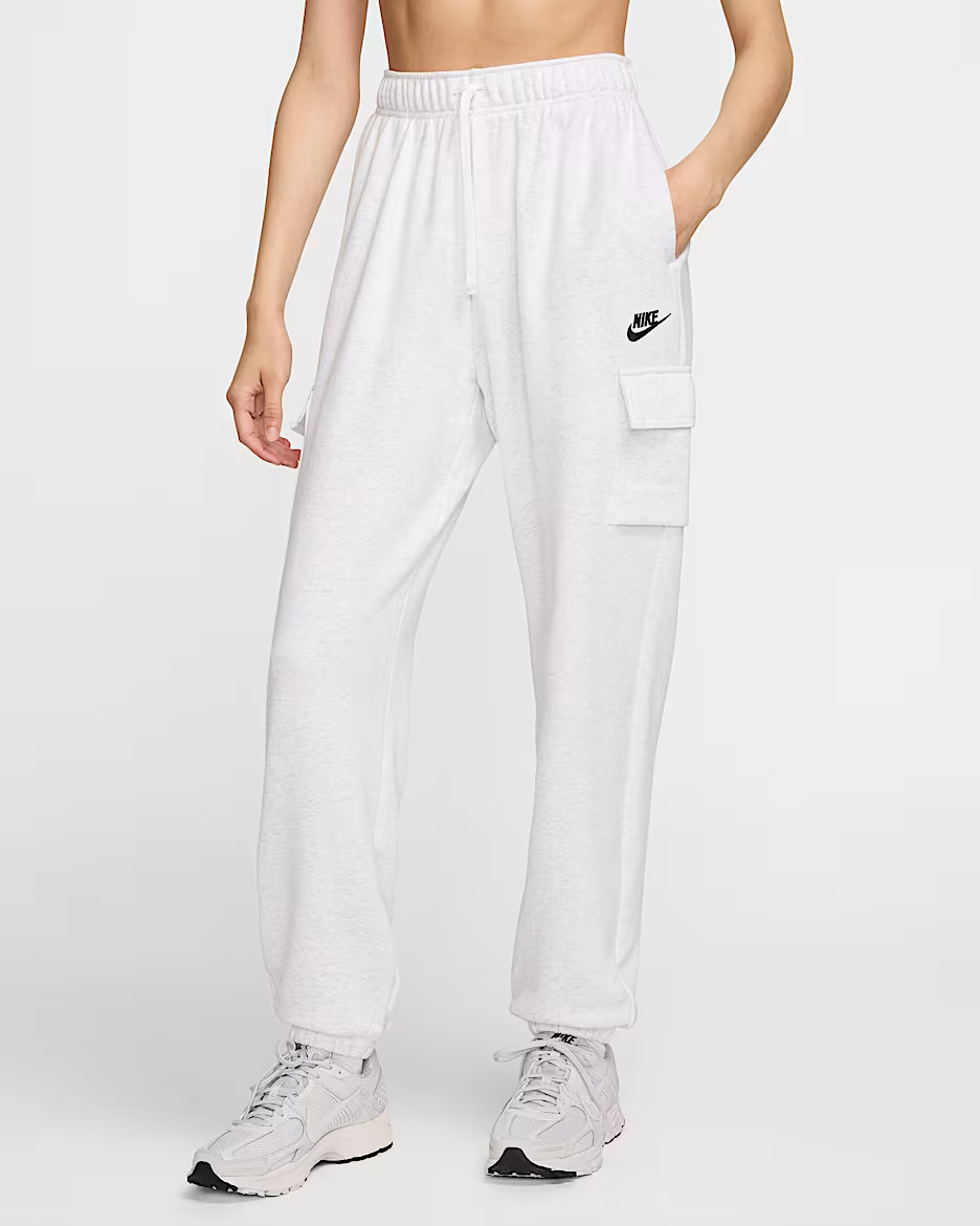 Nike Sportswear Club FleeceWomen's Mid-Rise Oversized Cargo Sweatpants | Nike (US)