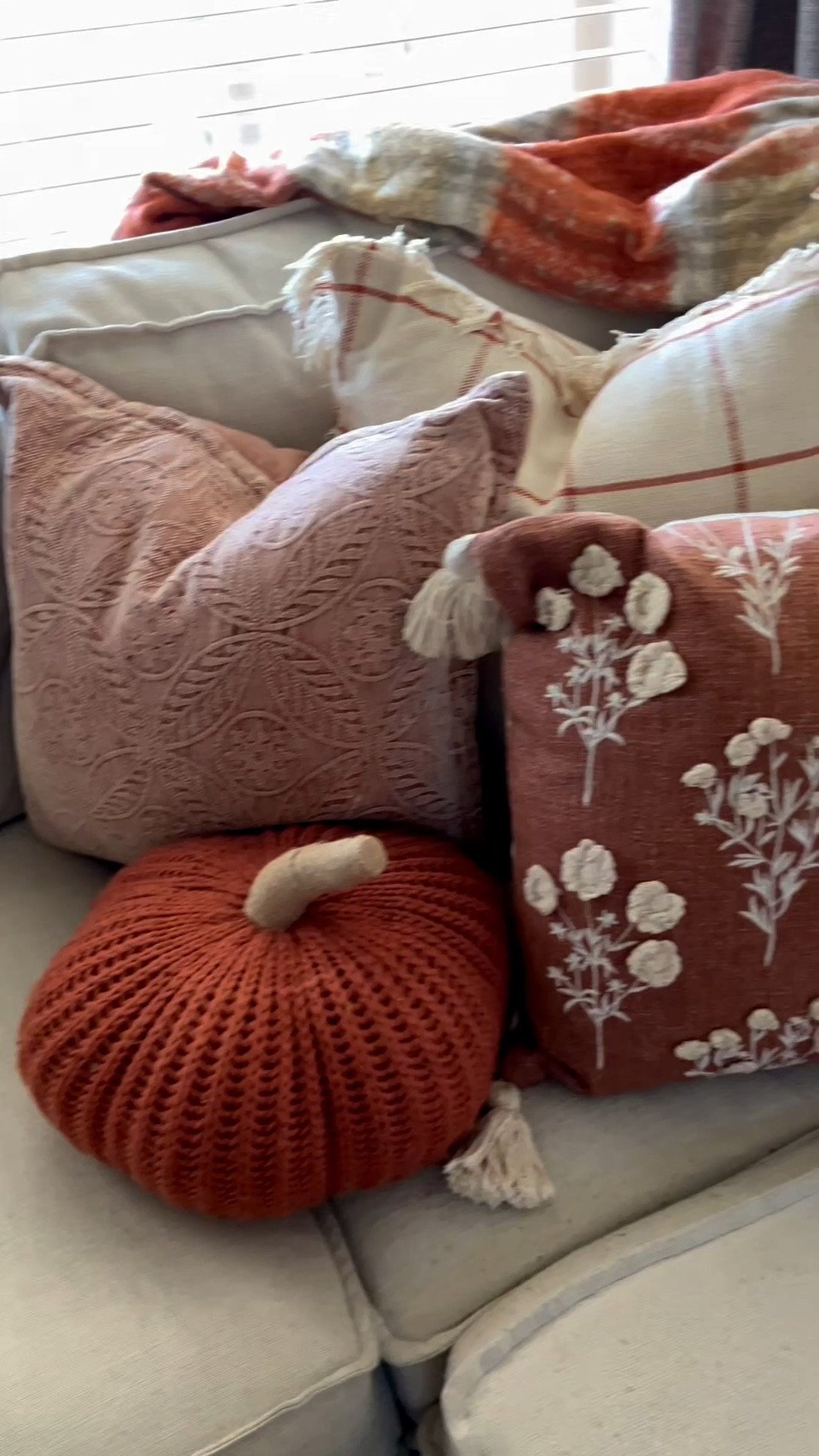 Check out this cute fall decor that will last all the way through Thanksgiving !

#LTKHalloween #LTKSeasonal #LTKHome