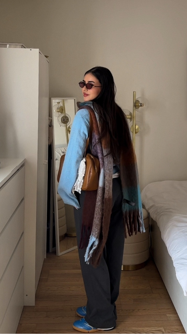 Styling my new babies 🩵 @adidas 
Details 
Sneakers - @adidas 
Pants - @uniqlofr 
Socks - @jjxx_official 
T-shirt - @asos 
Cardi - @asos 
Bag - @evenandodd_official 
Sunnies - @miumiu 
Scarf - @asos 
.
.
.
.
.
.
.
.
.
#grwm #outfitinspo #outfitideas #winterstyle #winterfashion capsulewardrobe casuallook casualchic zara hm aesthetic lookbook lookdujour outfitdiaries minimalstyle Fashion winteressentials timelessfashion ootd