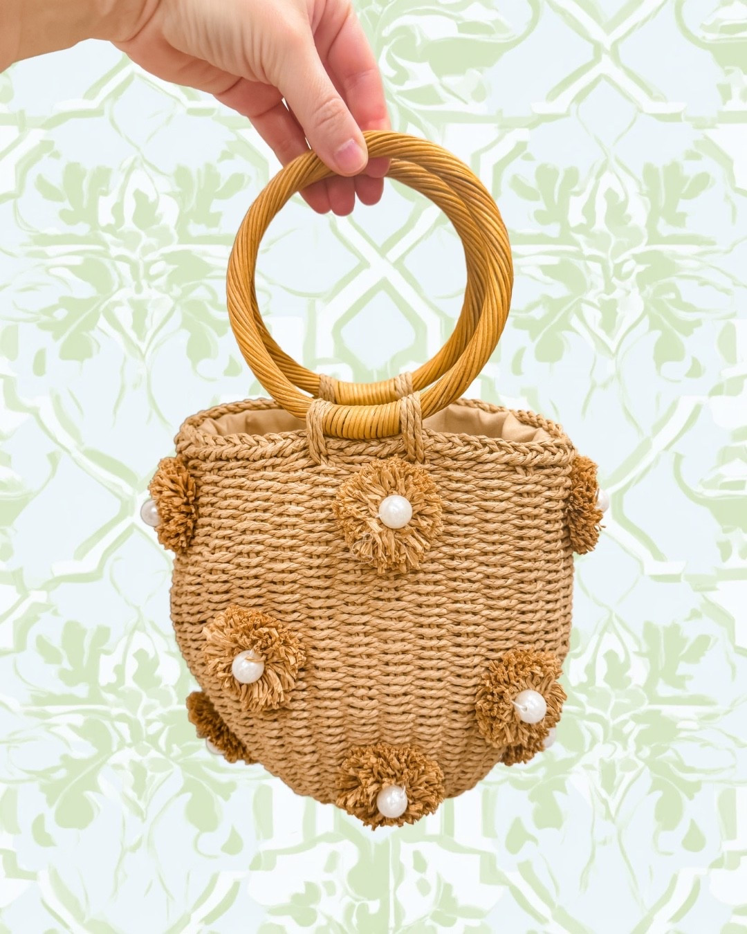 I’ve gotten so many compliments on this purse. Such a good look for less and honestly just a really pretty piece to style.
The real version is on sale right now too 👀

#LTKSaleAlert #LTKootd #LTKSeasonal