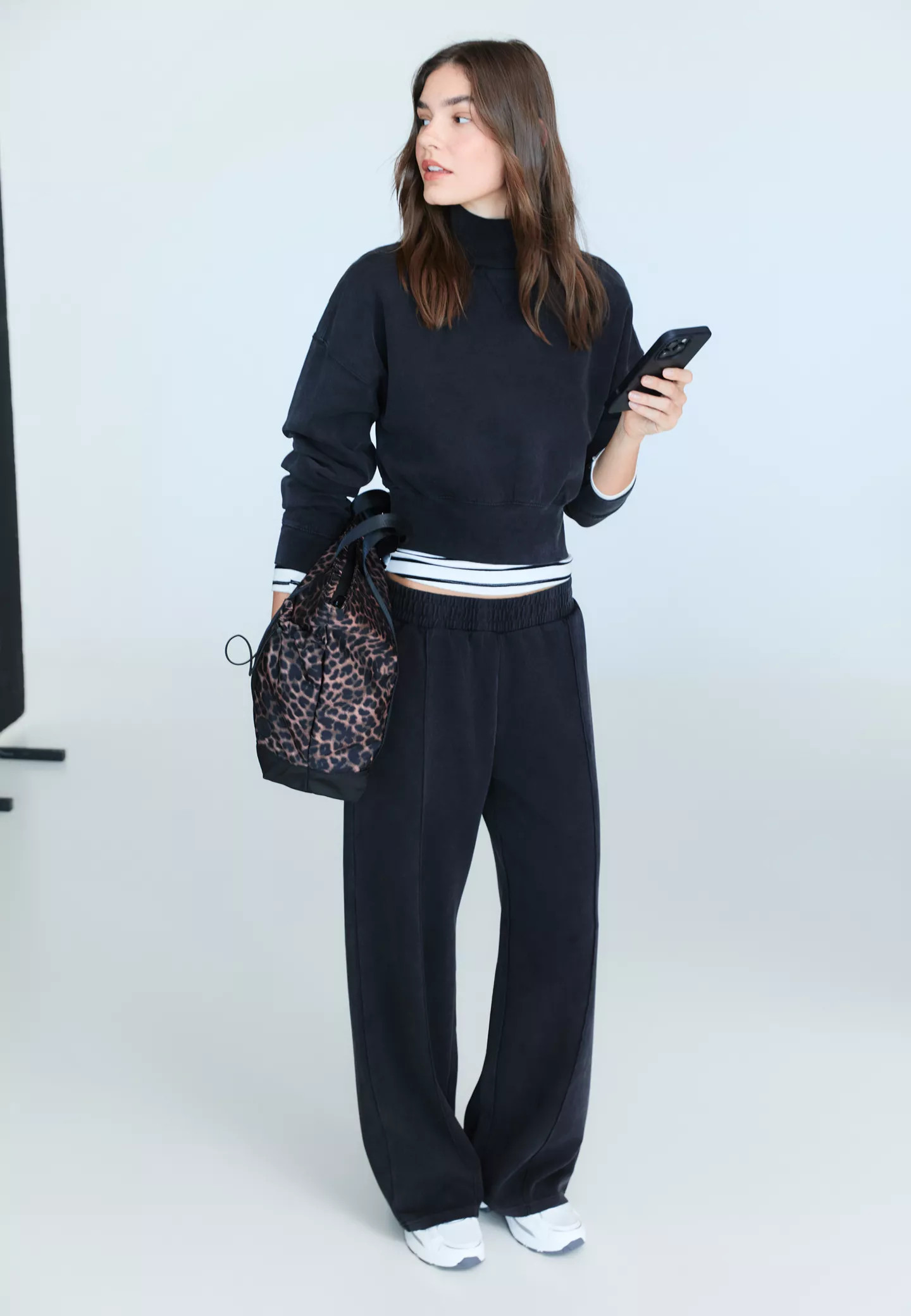 Soft-touch interlock jogger trousers - Women's fashion | Stradivarius United Kingdom | Stradivarius (UK)