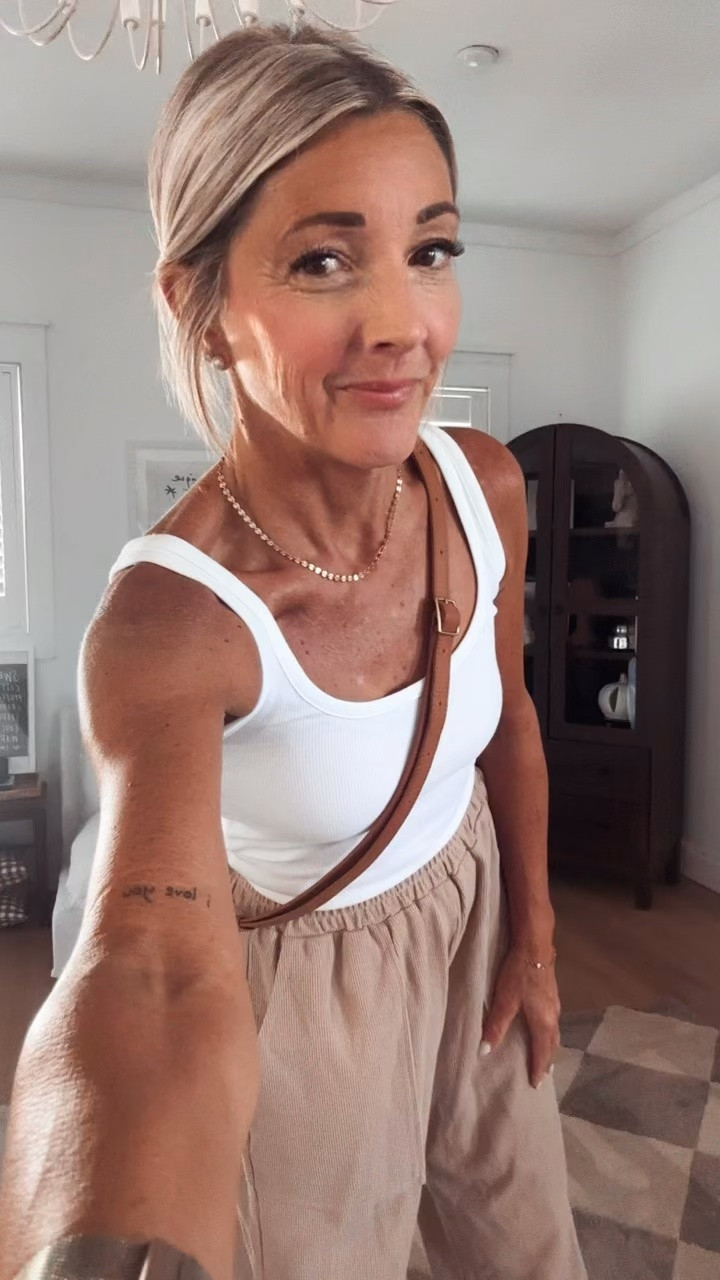 The most comfy pants everrrr!!!!! Stretchy waistband,pockets , cute ankle cut & super soft !!! Wearing XS for size reference! Several color options!!!

#LTKootd #LTKBeauty #LTKgrwm