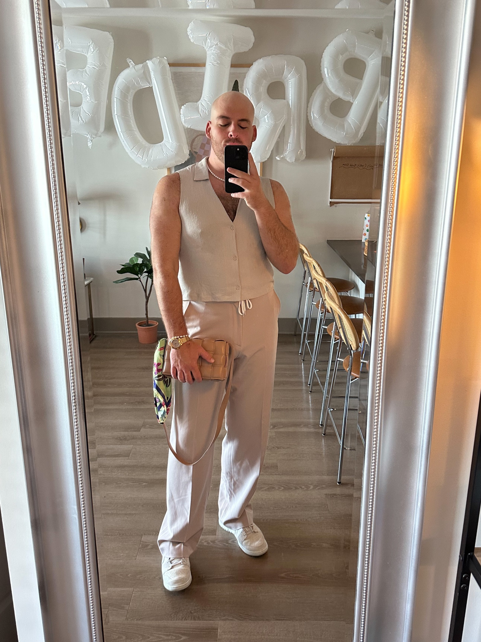  Co-hosted a bridal bar crawl this weekend and was verrrry obsessed with this look for the day  

#LTKmens #LTKunder100