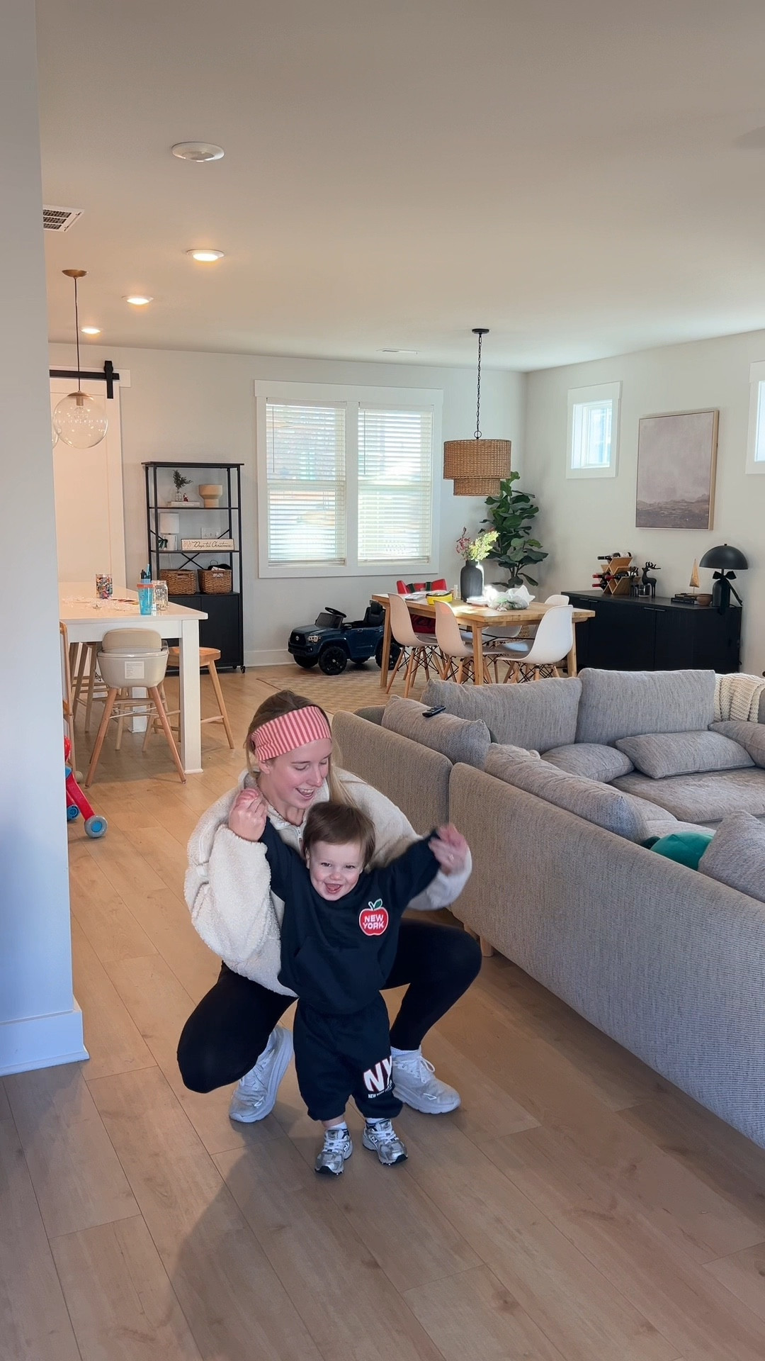 Sonny’s sweatsuit is from zara and I couldn’t be more obsessed!!



#LTKKids #LTKSeasonal #LTKBaby