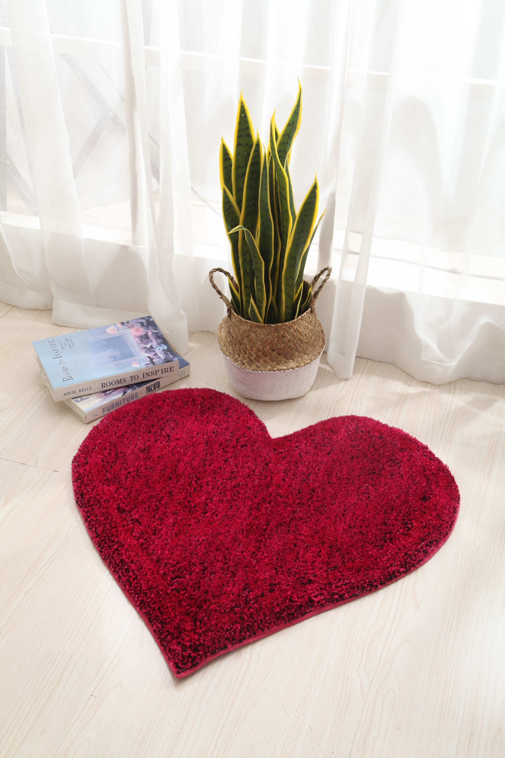 MDA Rugs Hearts 2 x 2 (ft) Polyester Red Heart Indoor Solid Professionally Clean Only Area rug | KD042424 | Lowe's