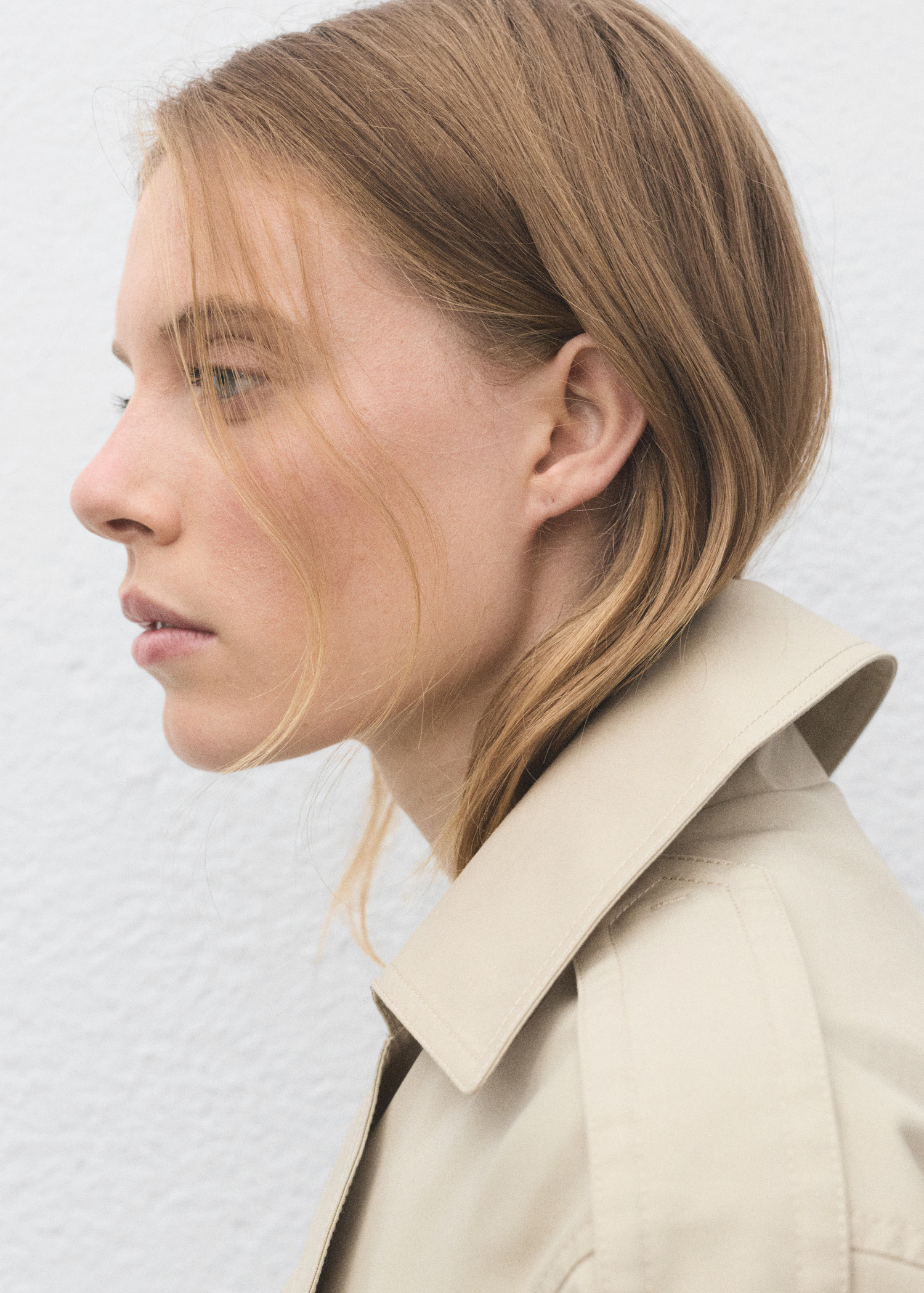 Double-breasted cropped trench coat - Women | MANGO United Kingdom | MANGO (UK)