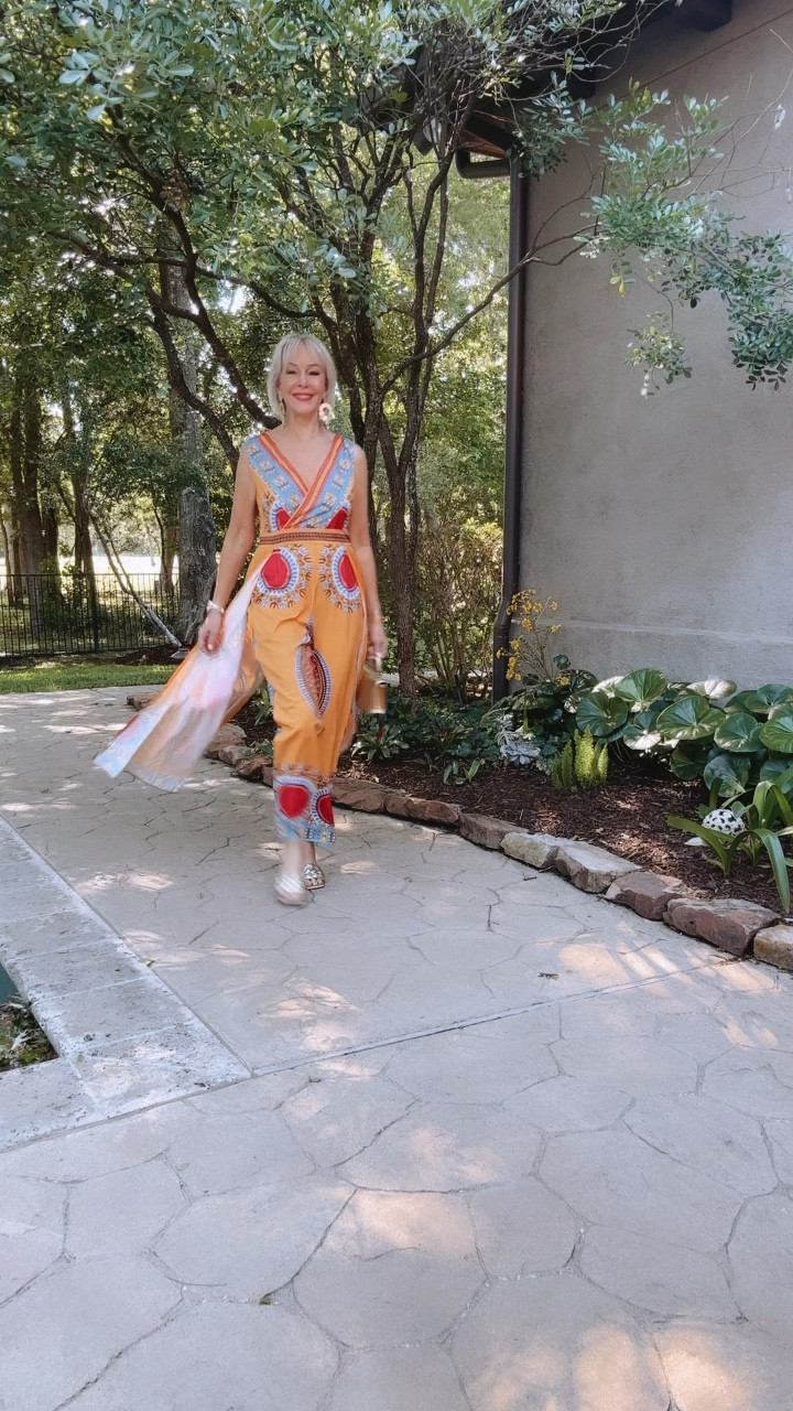 Grecian inspired this lovely jumpsuit at under $40. I am wearing a size medium
#resortwear #jumpsuit #summetstyle #vacaystyle #specialoccassion  #goldbag #goldsandals 