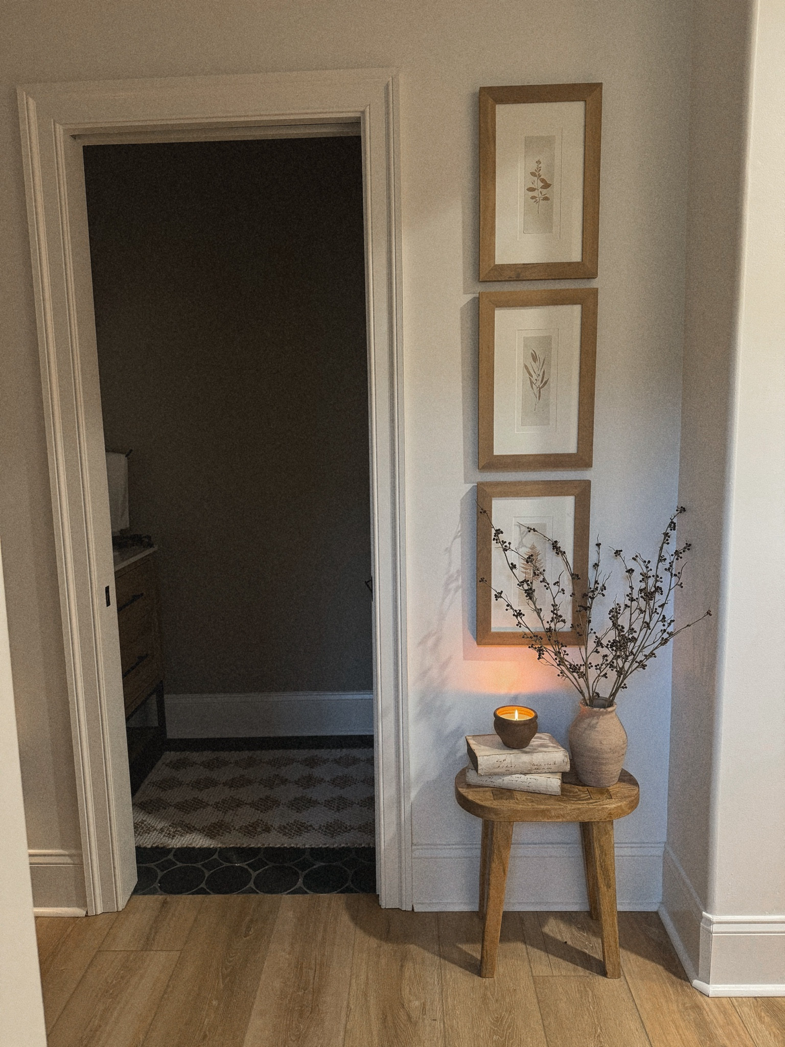 Cozy corner 🤎✨🍂 switching the candle out for a lil timer light b/c - 2 large dogs 🤣 but some inspo! Love it so much!!! 

Frames are super old from Target as well as the florals! But you could recreate this look w/ something similar for sure! 

Home decor / target / fall / Holley Gabrielle / florals / neutrals 

#LTKHome #LTKFindsUnder100 #LTKStyleTip