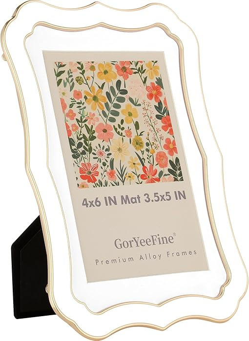 High End Zinc Alloy 4x6'' White Photo Frame,Classic Vintage Scalloped Design with Enamel Finish &... | Amazon (US)