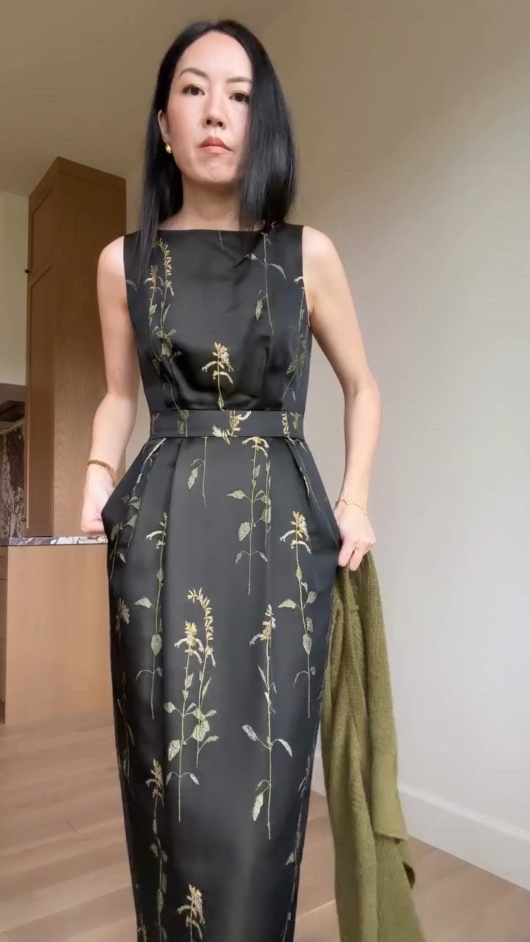 Whoa my cardigan just got marked down to 40% off Over $100 off now! Shop this gorgeous Veronica Beard cardigan here.

#classicstyle
#wintersweater
#holidaysweater
#VeronicaBeard
#winteroutfit



#LTKHoliday #LTKdayinmylife #LTKSaleAlert