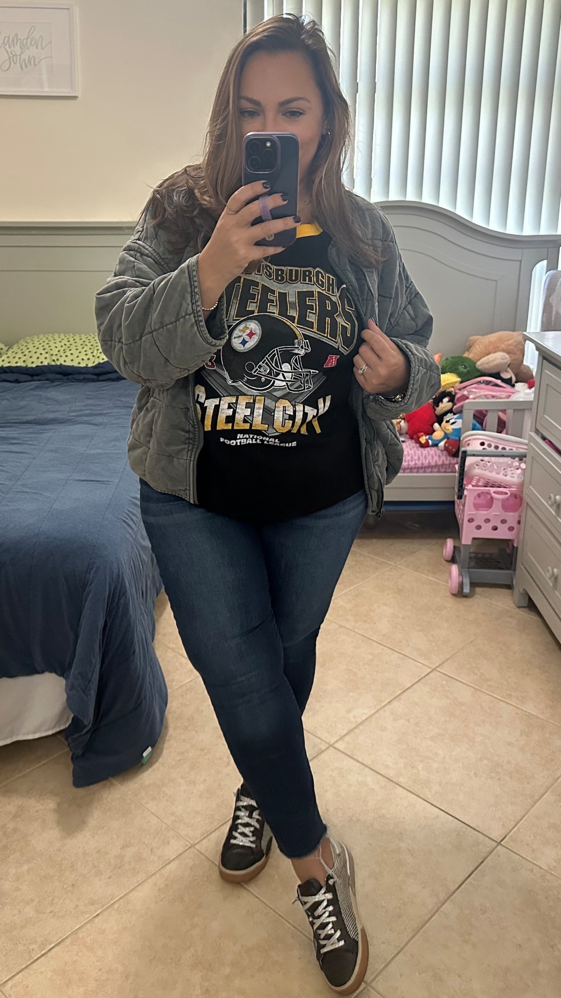 • tee - Old Navy (code: PERK)
• jacket - VICI (code: OCT35)
• jeans - STS Blue
• sneakers - Dolce Vita
• earrings - Amazon
• ring - Electric Picks

#LTKFindsUnder100 #LTKFindsUnder50