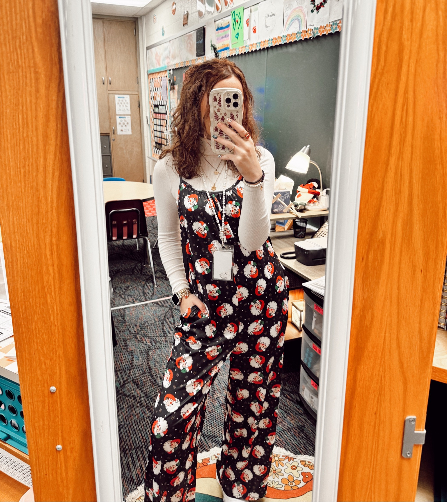 Christmas jumpsuit



#LTKWorkwear #LTKHoliday #LTKFindsUnder100