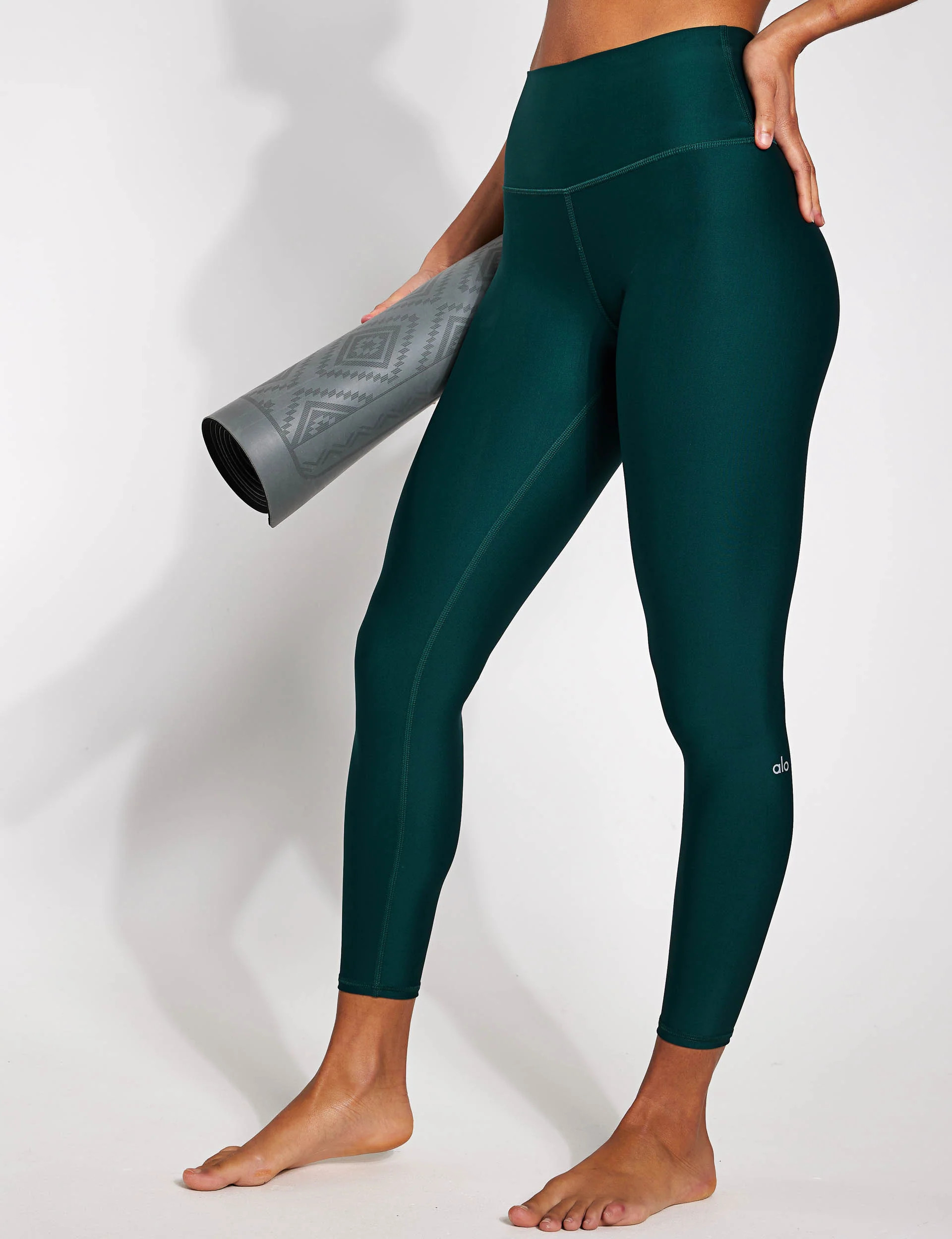 Alo Yoga | 7/8 High Waisted Airlift Legging - Green | The Sports Edit | The Sports Edit