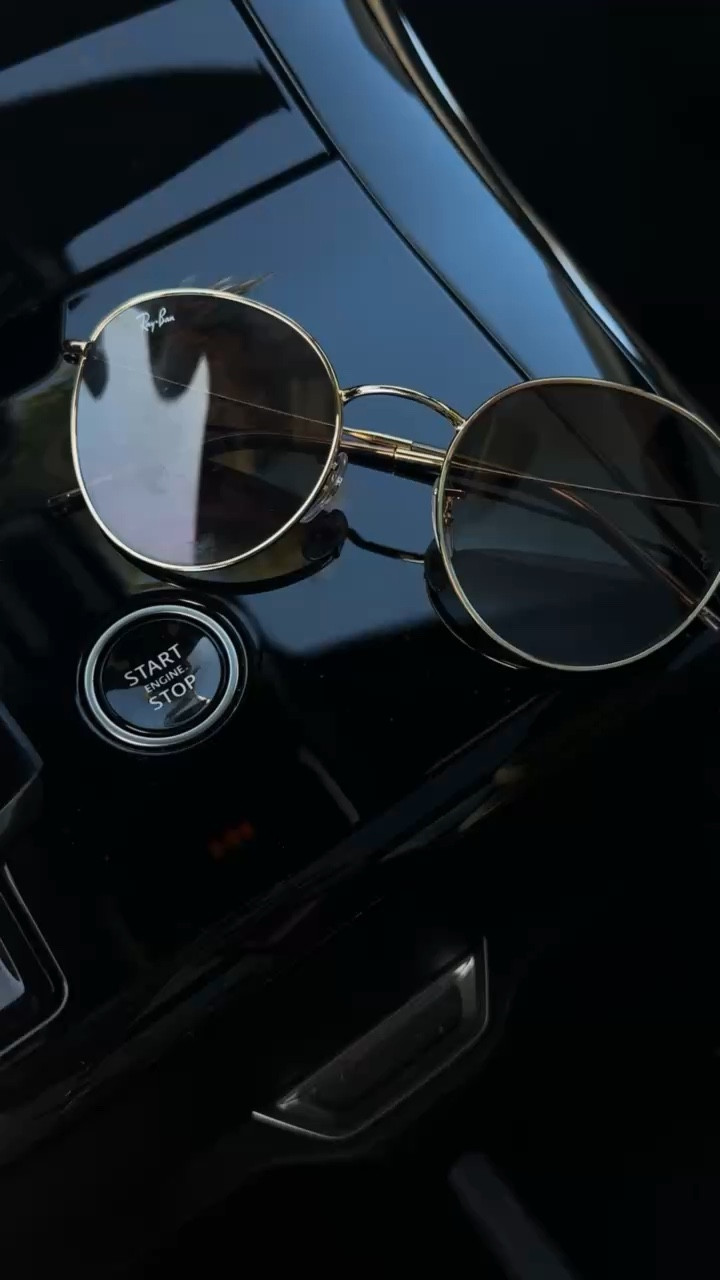 One of my favorite pairs at the moment. Found them back in stock here!
#stylinbyaylin #aylin

#LTKBeauty #LTKootd #LTKgrwm