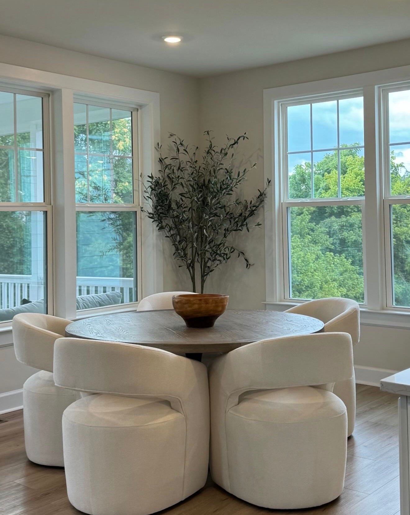 Round dining table and chairs 

#LTKvlog #LTKdayinmylife #LTKHome