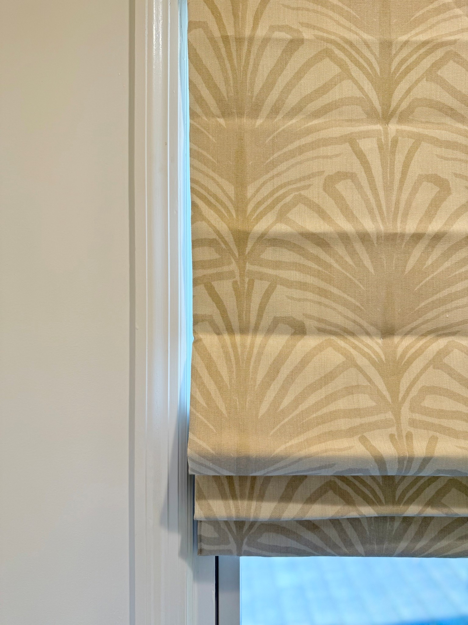 A classic Roman shade in a modern print from Pepper Home. Excellent quality and unique prints! 


#LTKmomlife #LTKdayinmylife #LTKHome