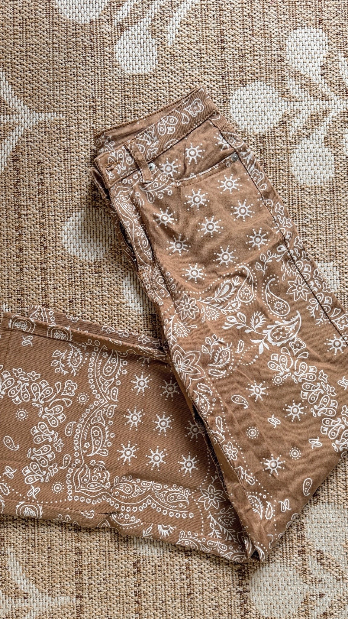 The Amazon jeans you need for fall! True to size and this bandana print for fall is everything! 🤎

#LTKootd #LTKSaleAlert #LTKgrwm
