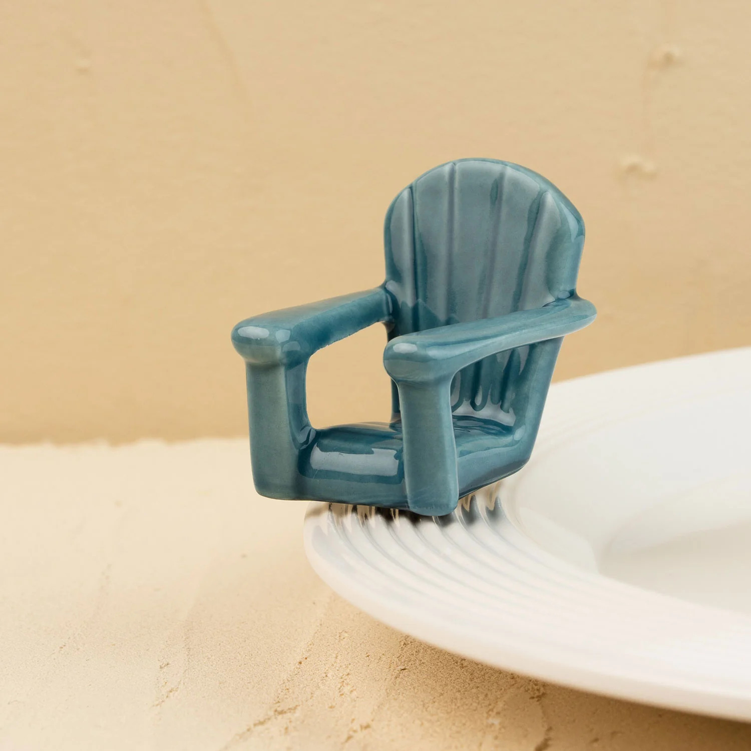 chillin' chair | nora fleming