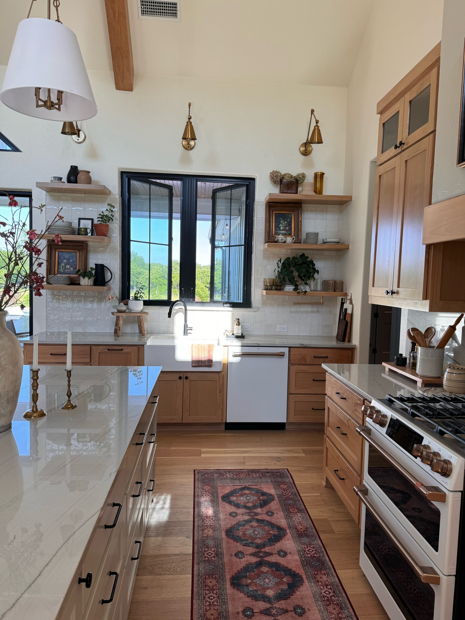 Kitchen decor and kitchen runner rug 

#LTKhome