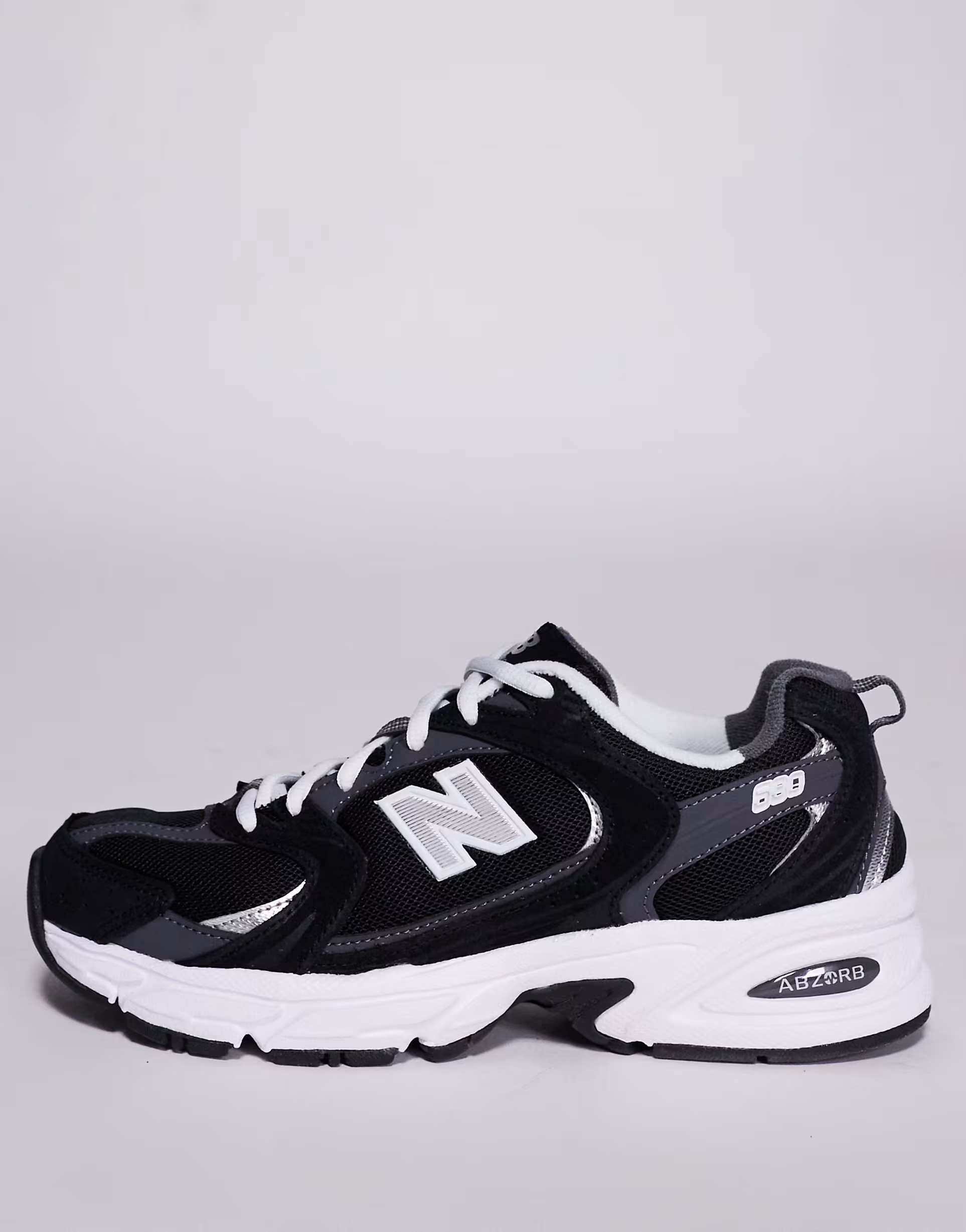 New Balance 530 trainers in black | ASOS (Global)