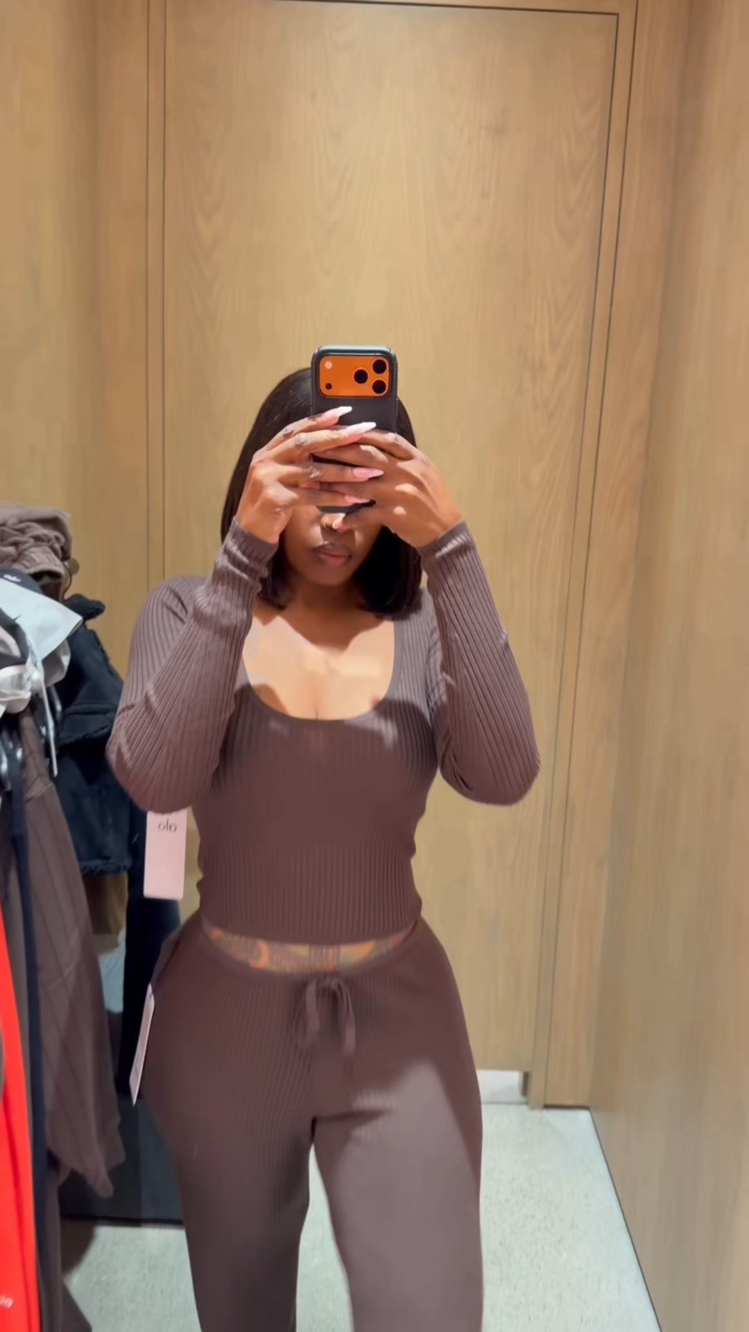 New fitting room try-on so you don't have to. perfect cozy soft snatch sets

@Alo Yoga 


•Sway Bootcut Sweatpant
Small

•Sway Full Zip Hoodie
Medium 


•Sweater Knit Mid-Rise
Unwind Wide Leg Pant
Small

•Sweater Knit Unwind
Long Sleeve  small