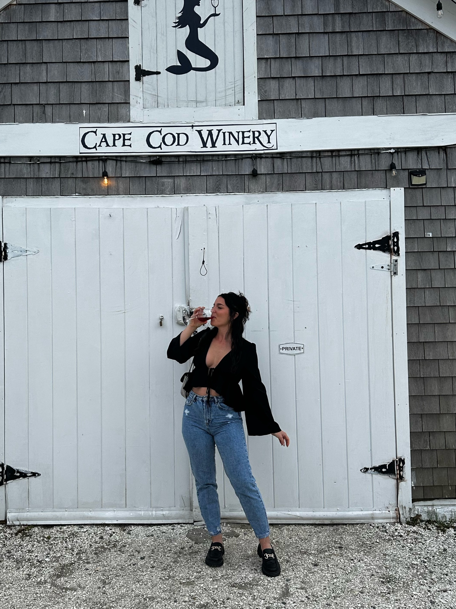 Summer outfit, spring outfit - black top with high waisted jeans and black clogs- outfit inspo

#LTKfindsunder50 #LTKtravel #LTKstyletip