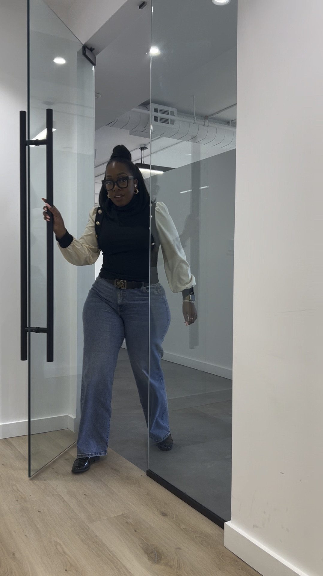 My mom actually got this shirt for me! It’s so cute!!

#LTKWorkwear #LTKFindsUnder50 #LTKStyleTip