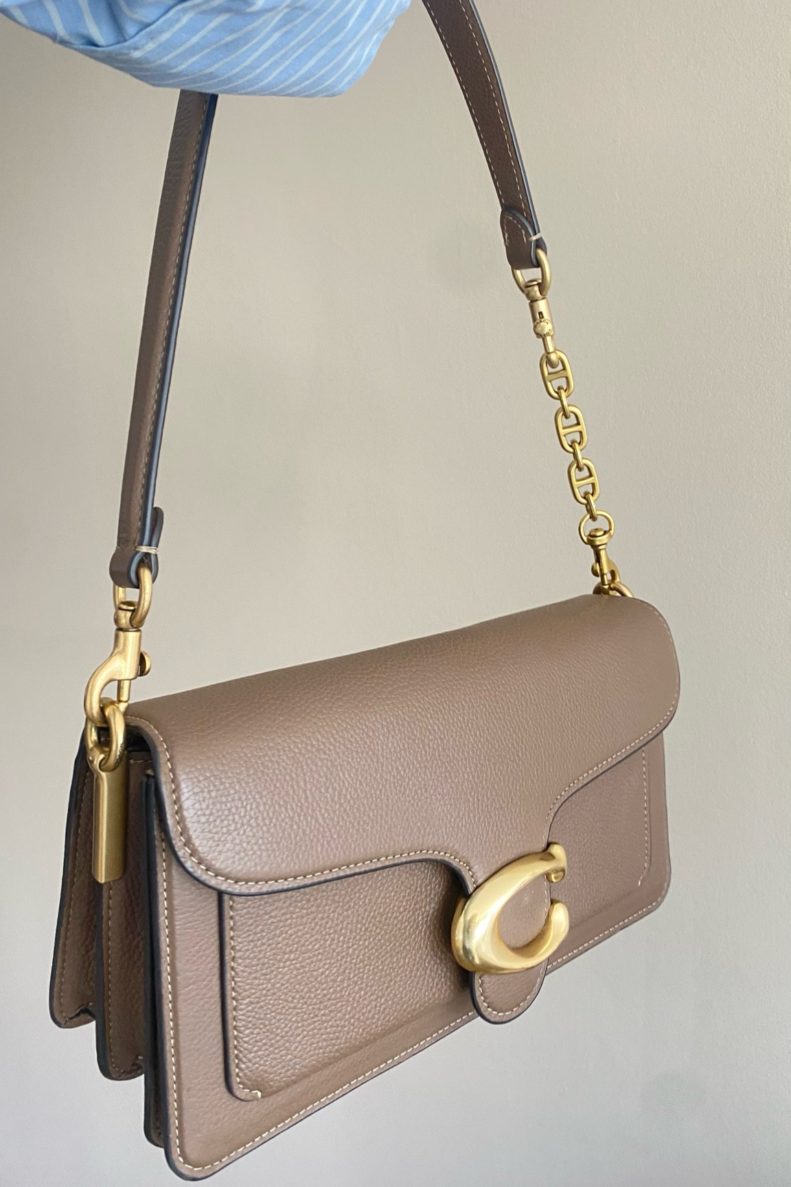 Bag extension chain 🤍 #LTKfindsunder50 

#LTKeurope #LTKstyletip