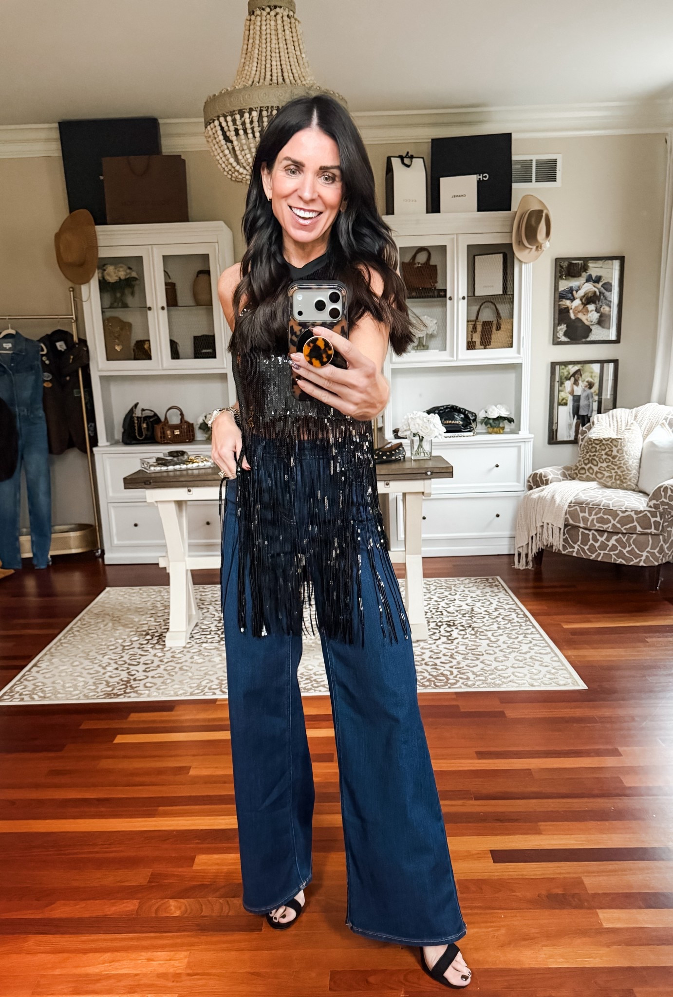 Love this fringe sequin top
Size small
2 denim
Holiday outfit
Vegas outfit 

#LTKHoliday #LTKSeasonal