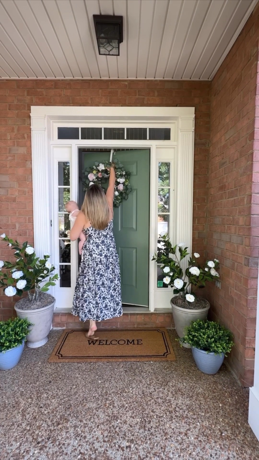 I can’t keep a plant alive for the life of me so these faux florals are perfect for our front porch. This spot NEVER gets sun so I either over water or under water. 🤦‍♀️ #frontporch #frontporchdecor #plants wreath, amazon, wayfair, target, pottery barn